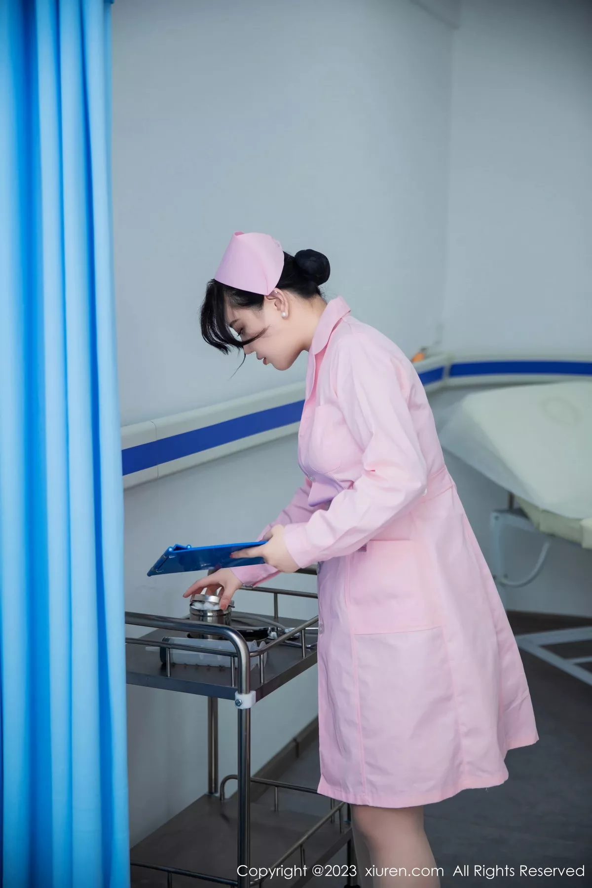 模特王婉悠Queen粉色情趣护士服配白丝吊袜秀丰满身材诱惑写真81P-第1章-图片3