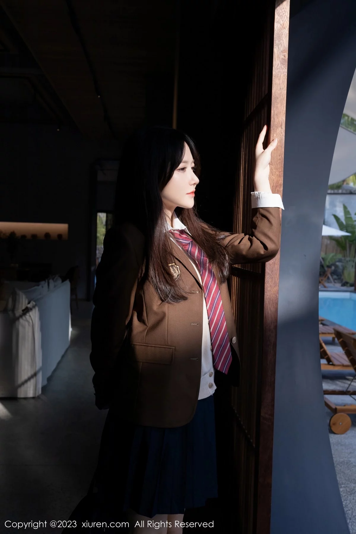 模特鱼子酱Fish性感学妹装扮白T配深蓝短裙秀曼妙身姿诱惑写真82P-第1章-图片1