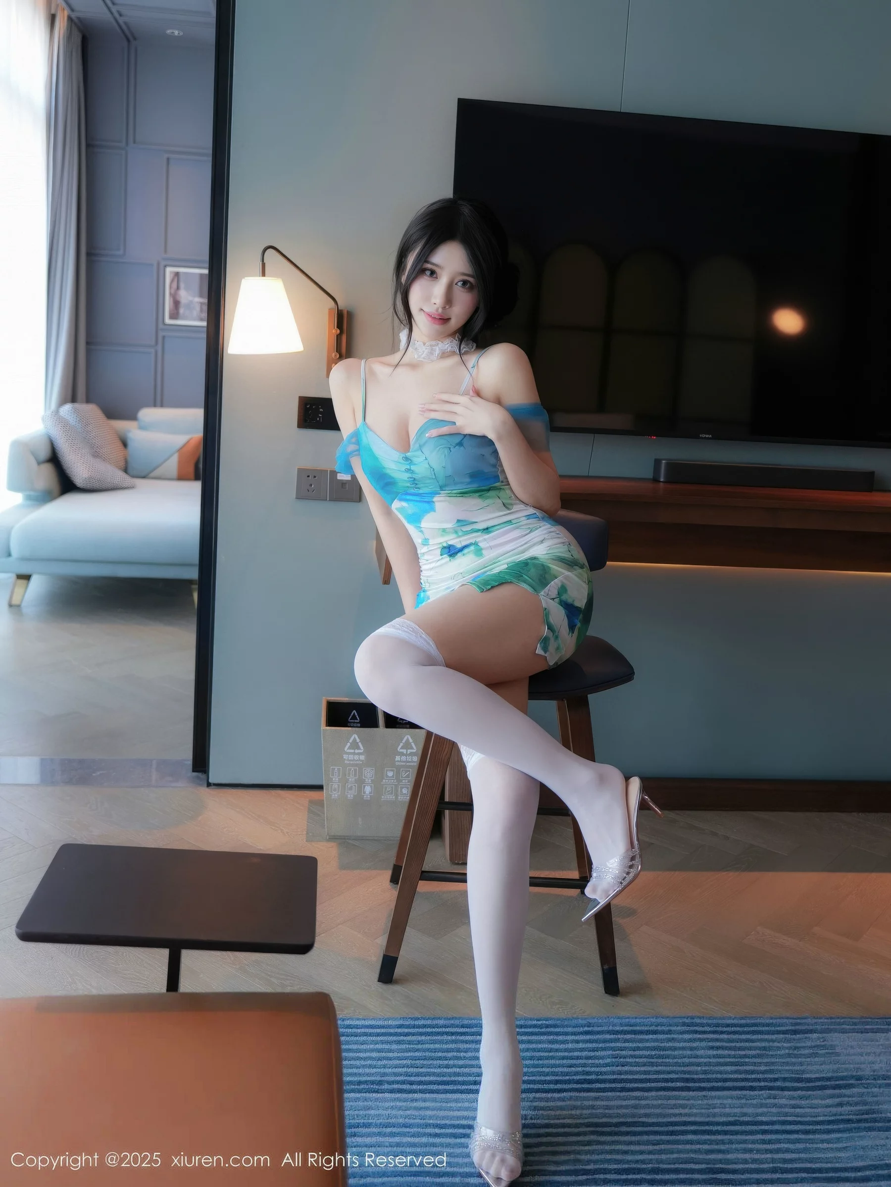 模特shelly诗莉吖性感蓝色连衣短裙配白丝袜秀曼妙身姿诱惑写真76P-第1章-图片4