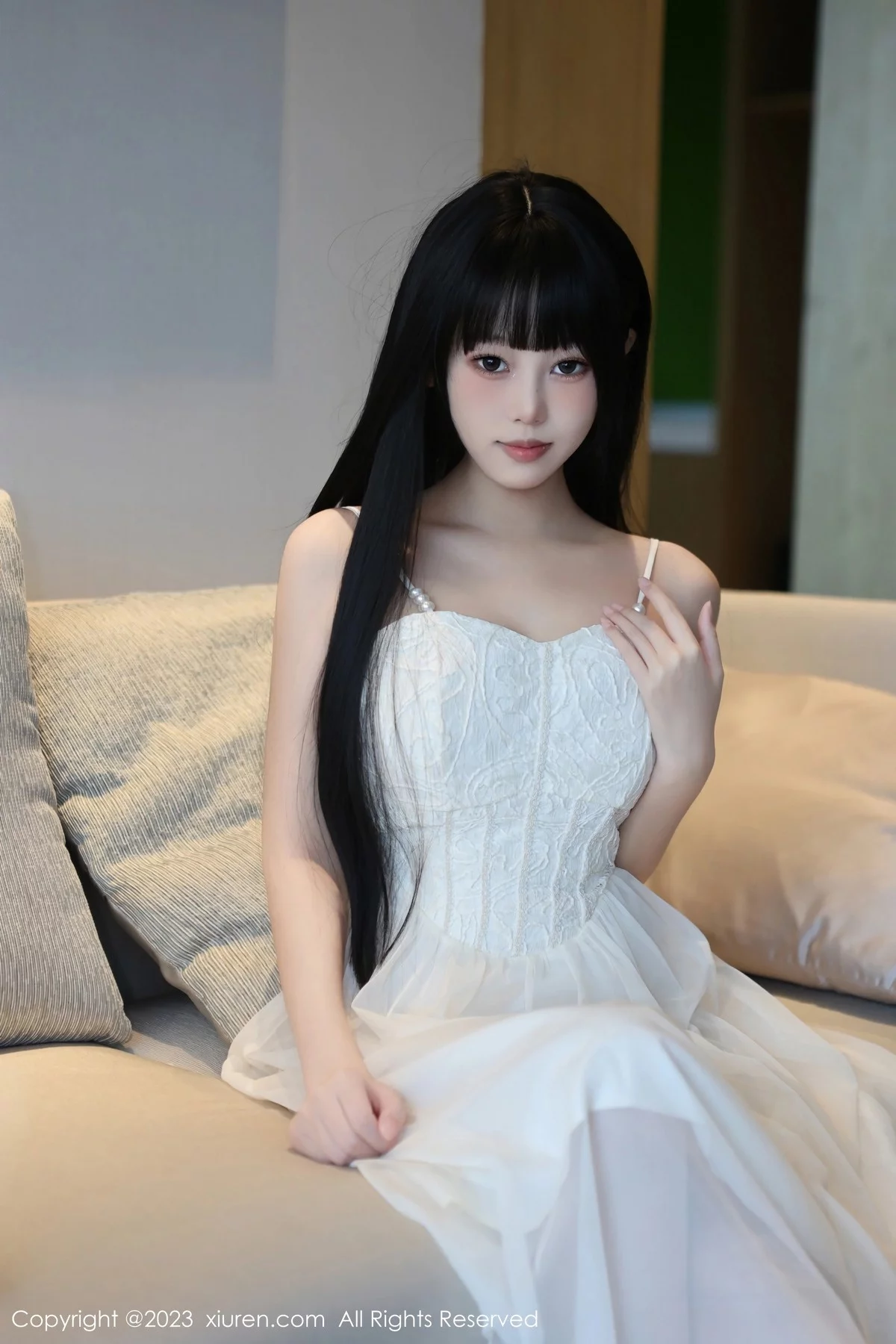 模特早川京子脱白色吊带连衣裙露粉色内衣配超薄肉丝诱惑写真79P-第1章-图片1