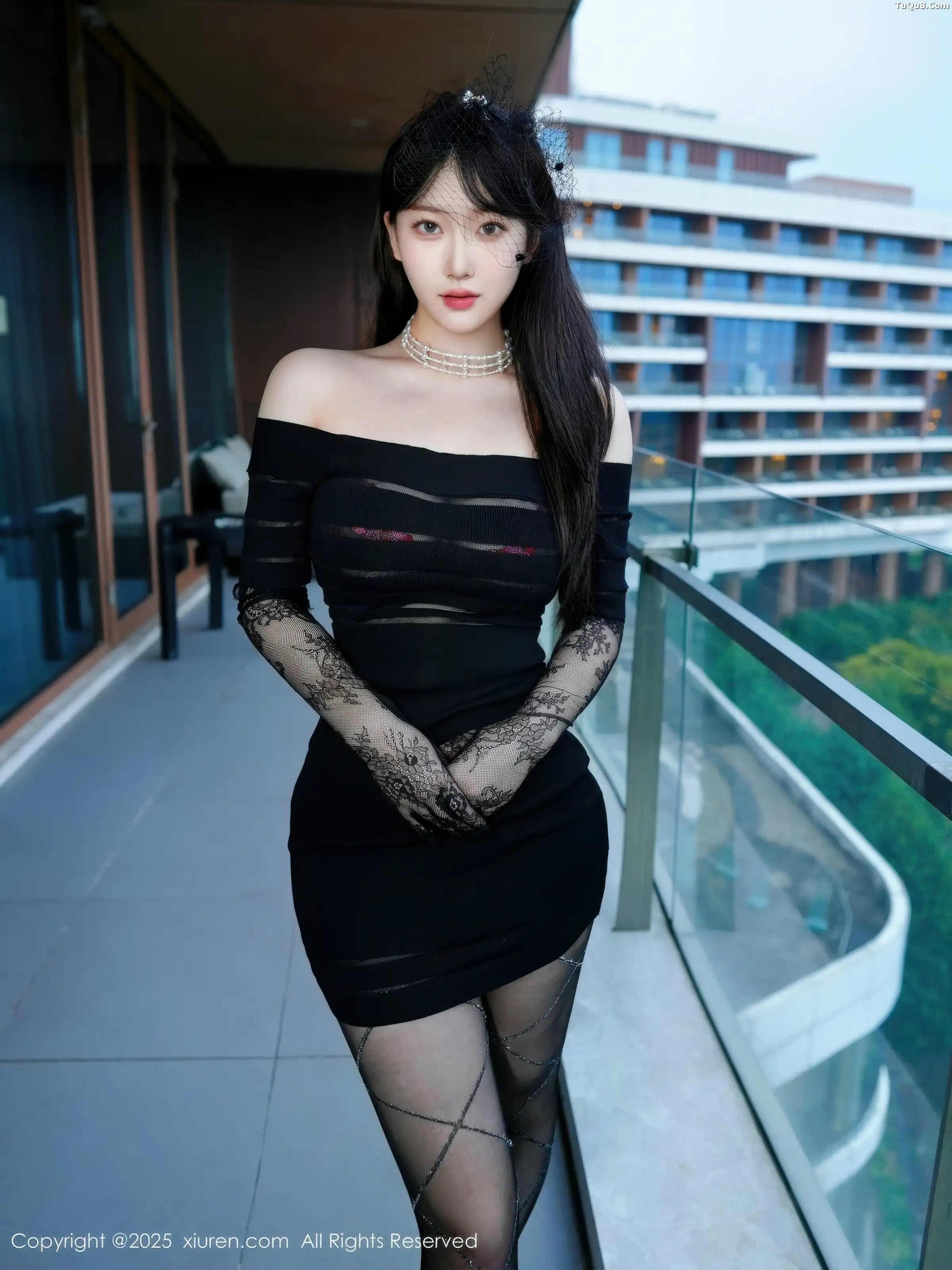 模特李沁恩lrene性感黑色包臀裙配超薄黑丝秀丰腴身材诱惑写真66P-第1章-图片1
