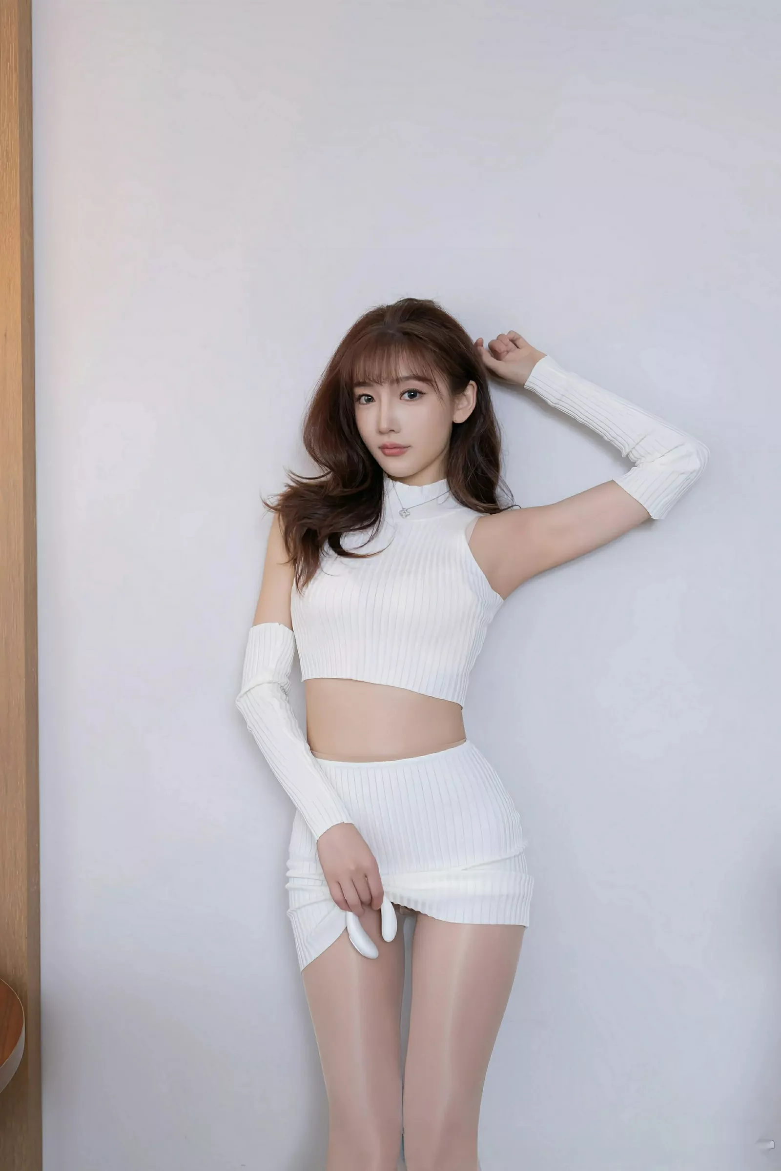 模特陆萱萱性感白色短裙套装配超薄肉丝秀柔美身姿诱惑写真80P-第1章-图片3