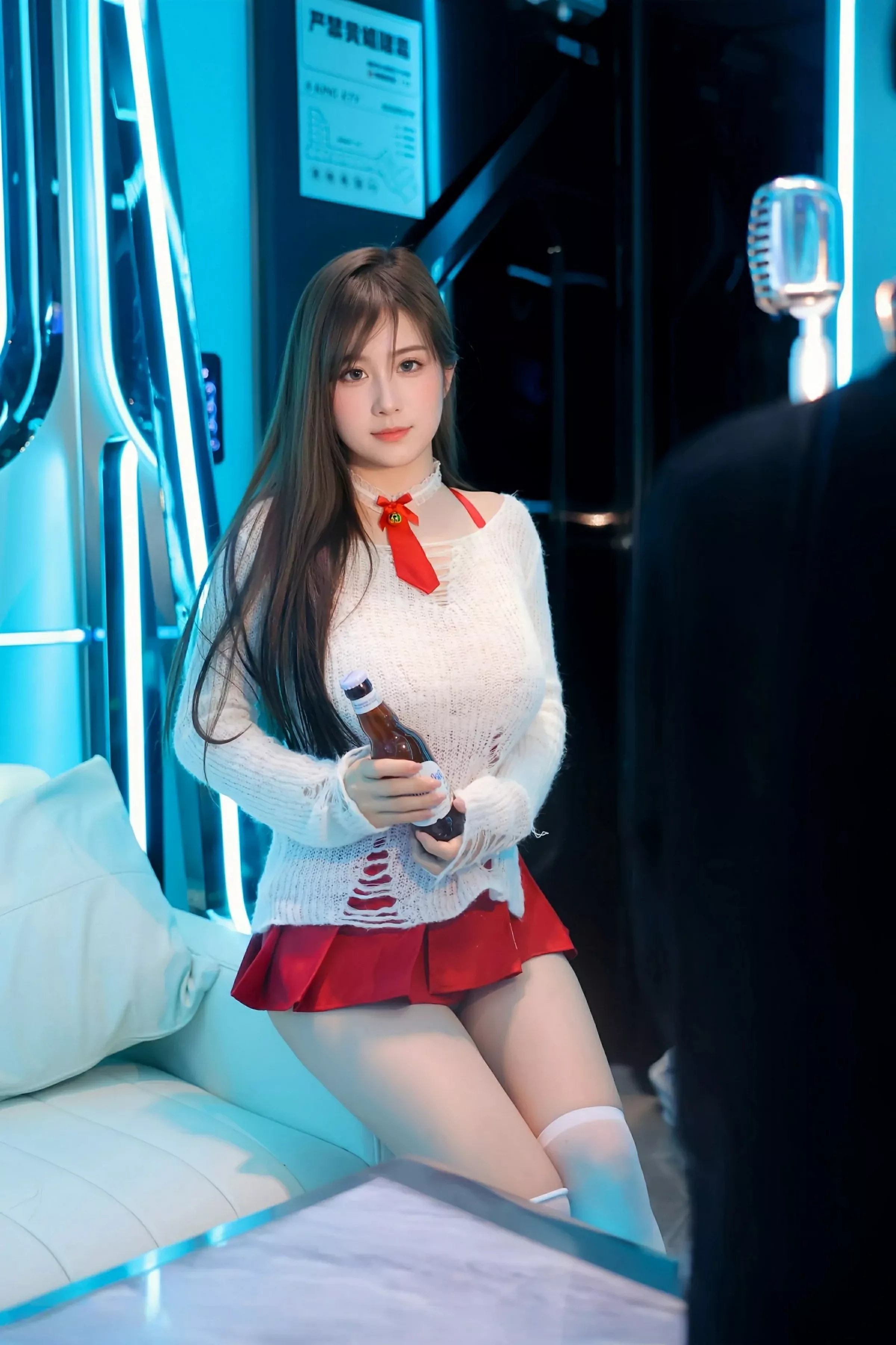 模特小肉肉咪私房性感白色蕾丝内衣配白丝袜秀凹凸身材诱惑写真76P-第1章-图片4