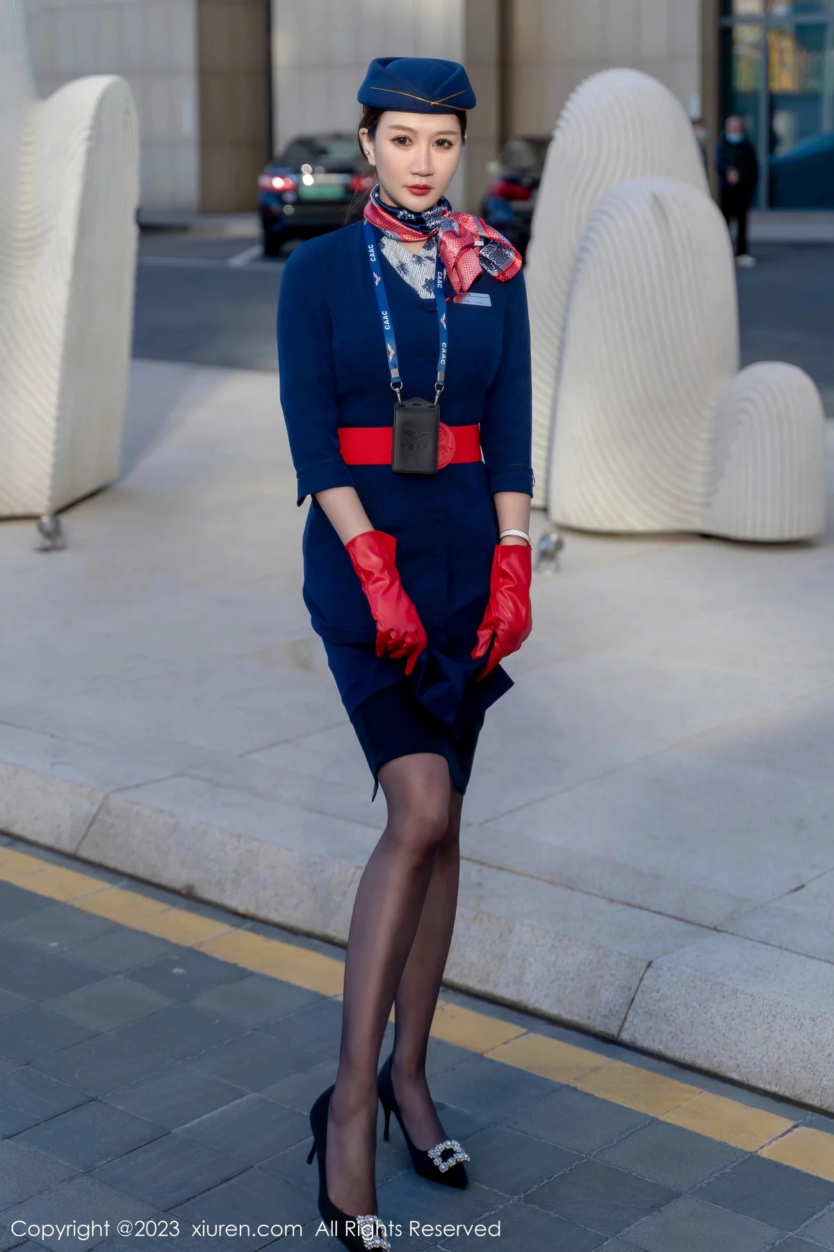 模特顾乔楠Cora脱性感空姐制服露黑色内衣配超薄黑丝诱惑写真66P-第1章-图片1