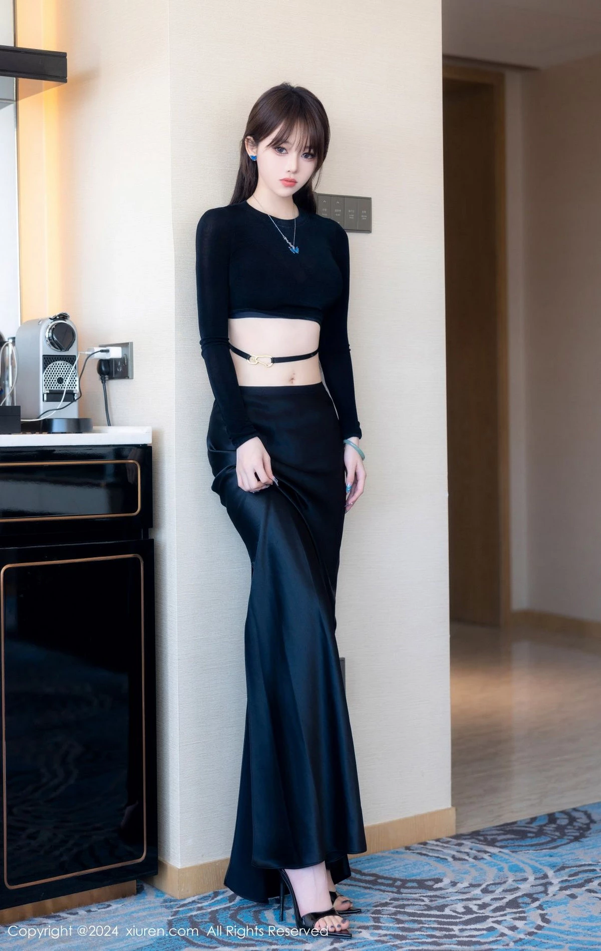 模特奶瓶性感黑色上衣配黑色长裙露粉黑内衣秀曼妙身姿诱惑写真83P-第1章-图片3