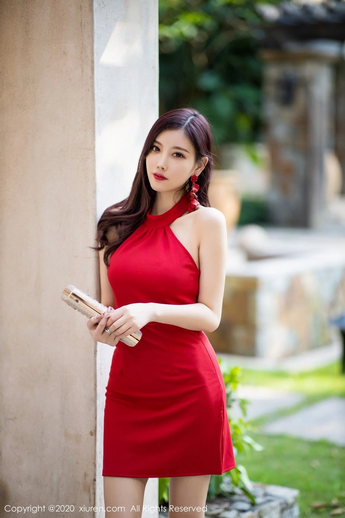 女神杨晨晨sugar性感露背猩红吊裙秀白嫩肌肤撩人诱惑写真54P-第1章-图片3