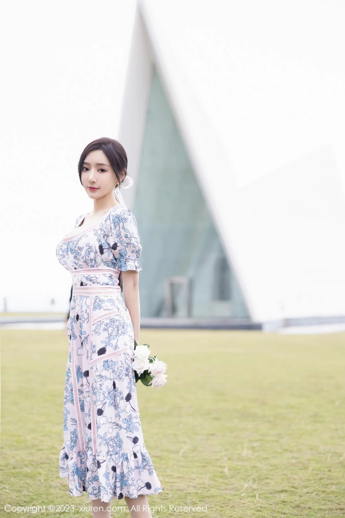 女神王馨瑶yanni海南岛旅拍脱浅色连衣长裙露淡蓝内衣诱惑写真86P-第1章-图片2