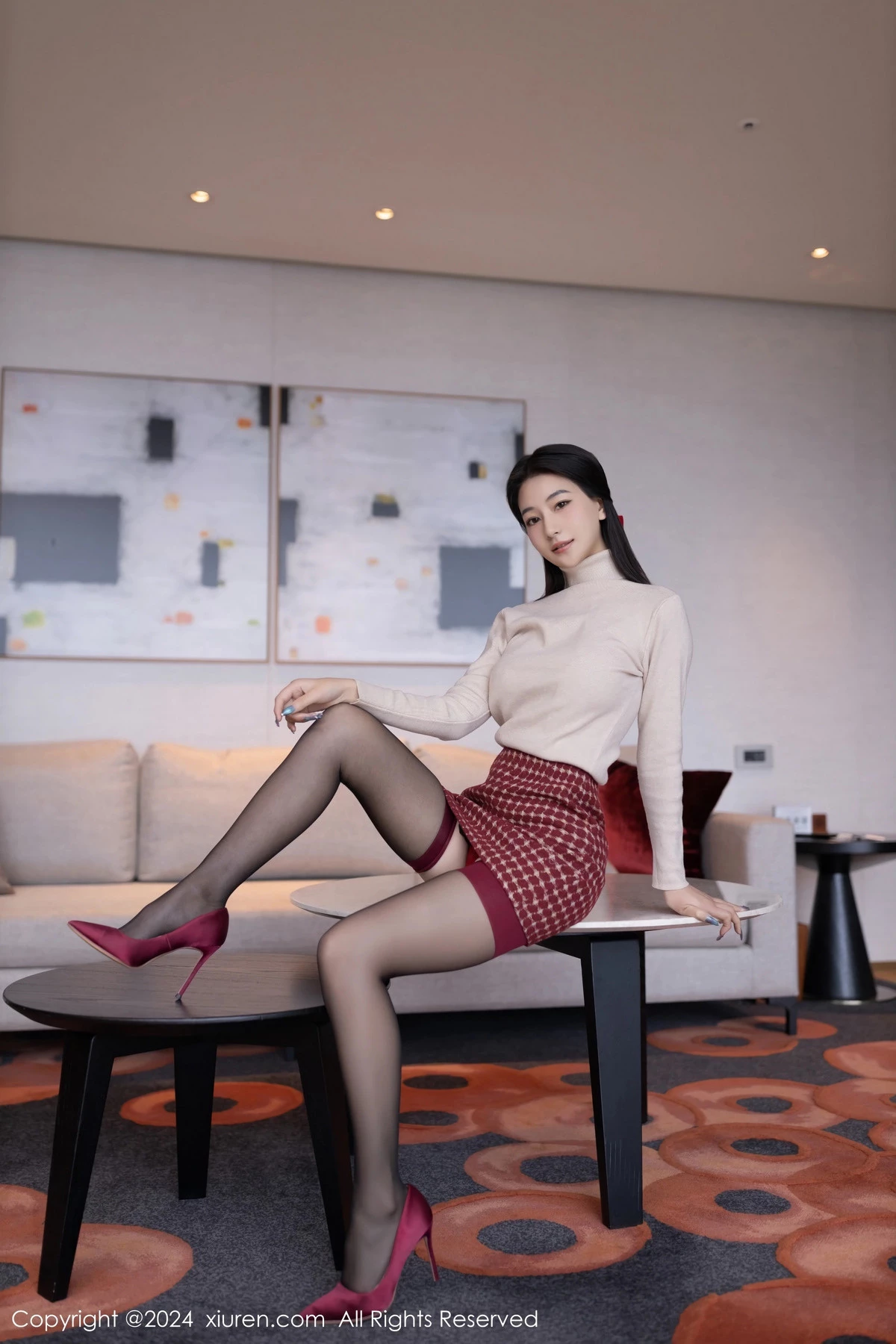 模特熊小诺性感红色情趣服饰配黑色网格袜丝秀曼妙身姿诱惑写真80P-第1章-图片1