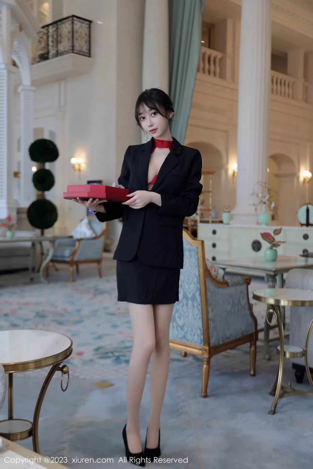 模特玥儿玥er脱深色西服露性感红色情趣服配黑丝吊袜诱惑写真63P-第1章-图片2