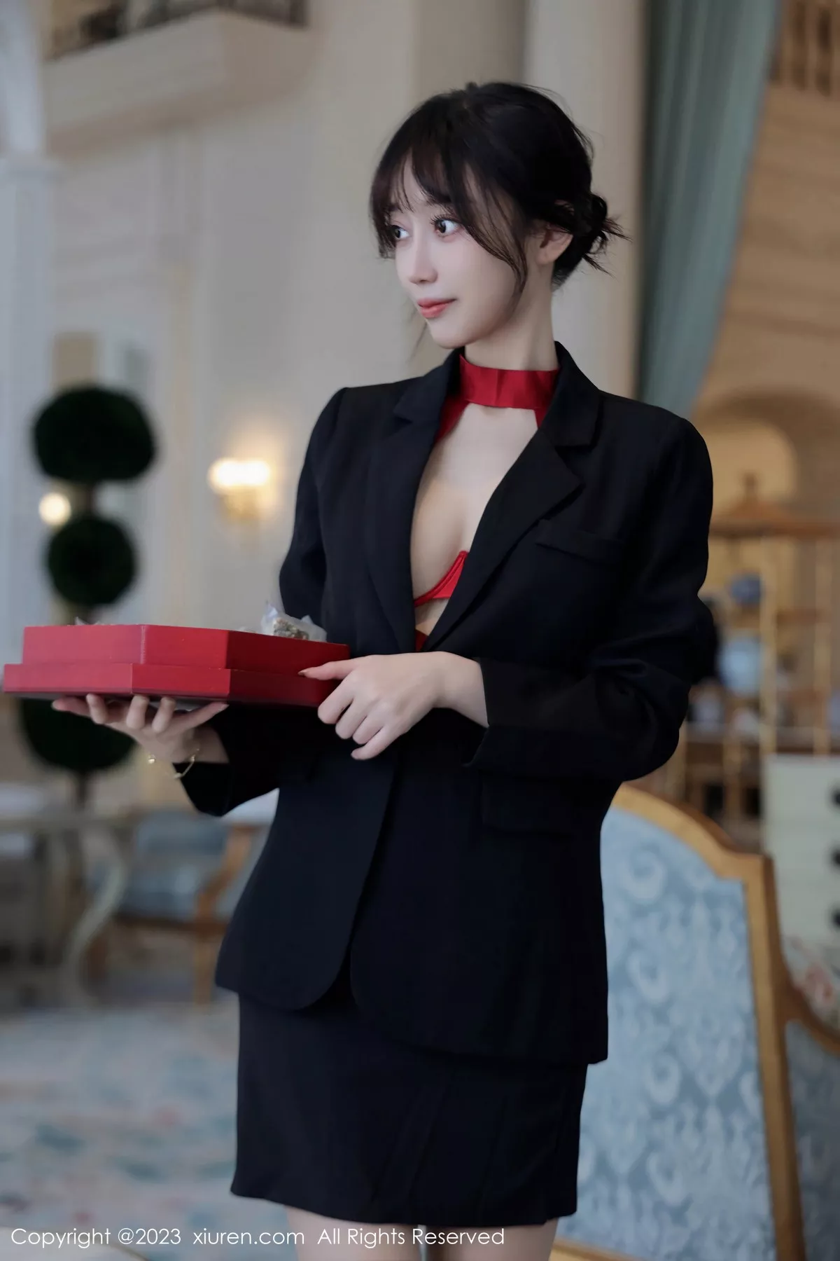 模特玥儿玥er脱深色西服露性感红色情趣服配黑丝吊袜诱惑写真63P-第1章-图片3