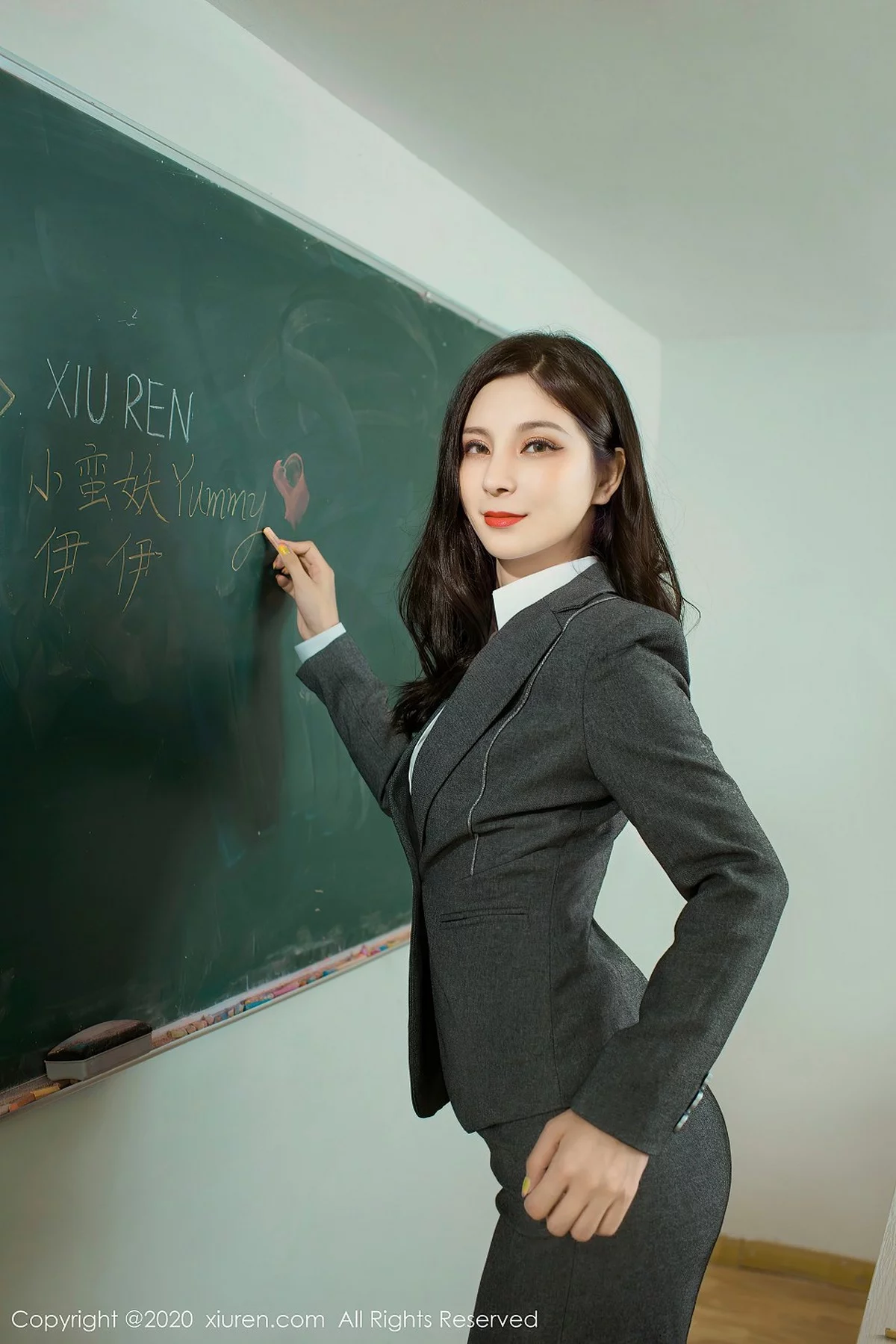 嫩模小蛮妖Yummy教学摆姿拍照主题脱黑丝裤袜秀完美身材诱惑写真61P-第3章-图片1