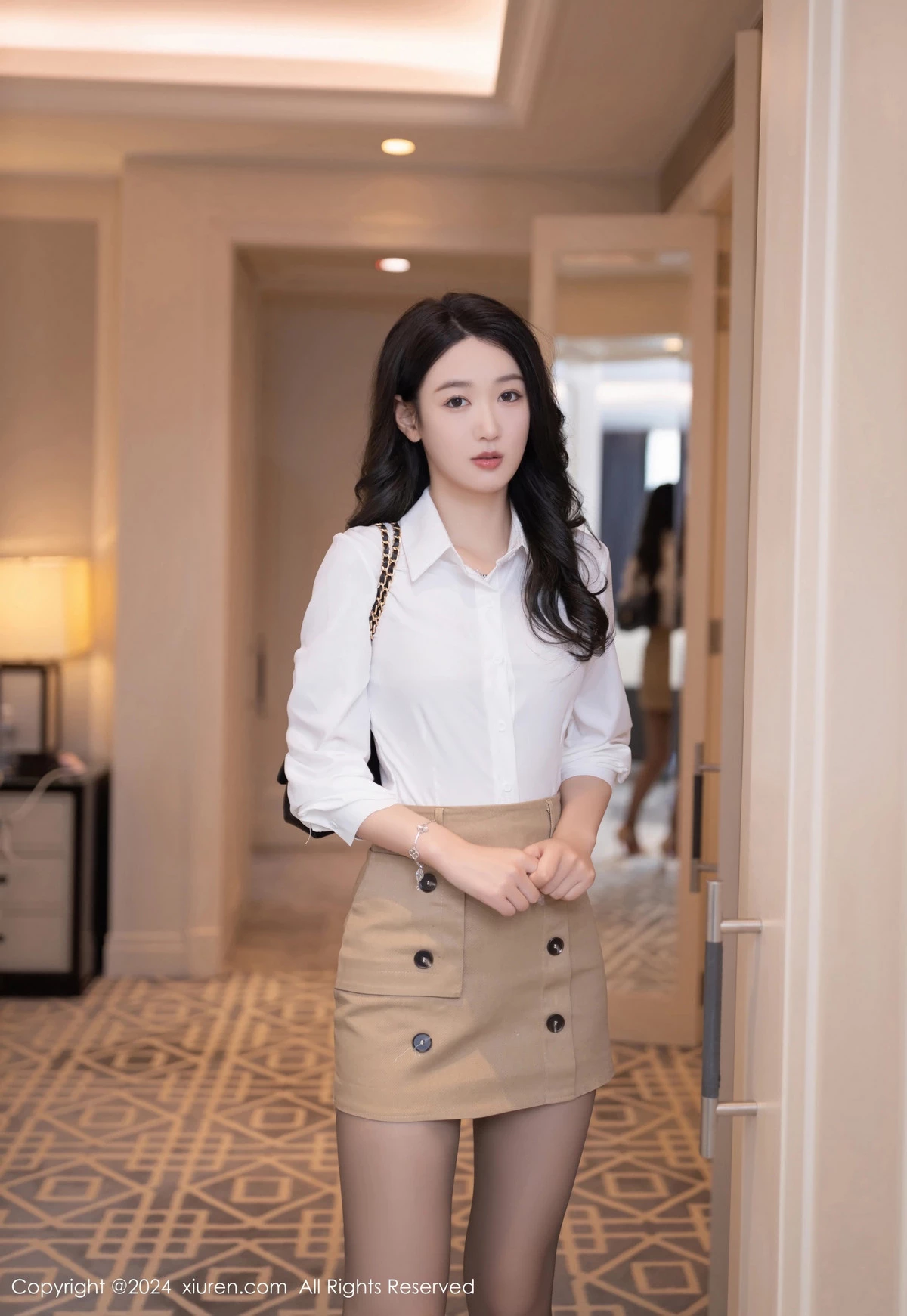 模特唐安琪性感白色OL服饰配超薄黑丝秀曼妙身姿迷人诱惑写真80P-第1章-图片2