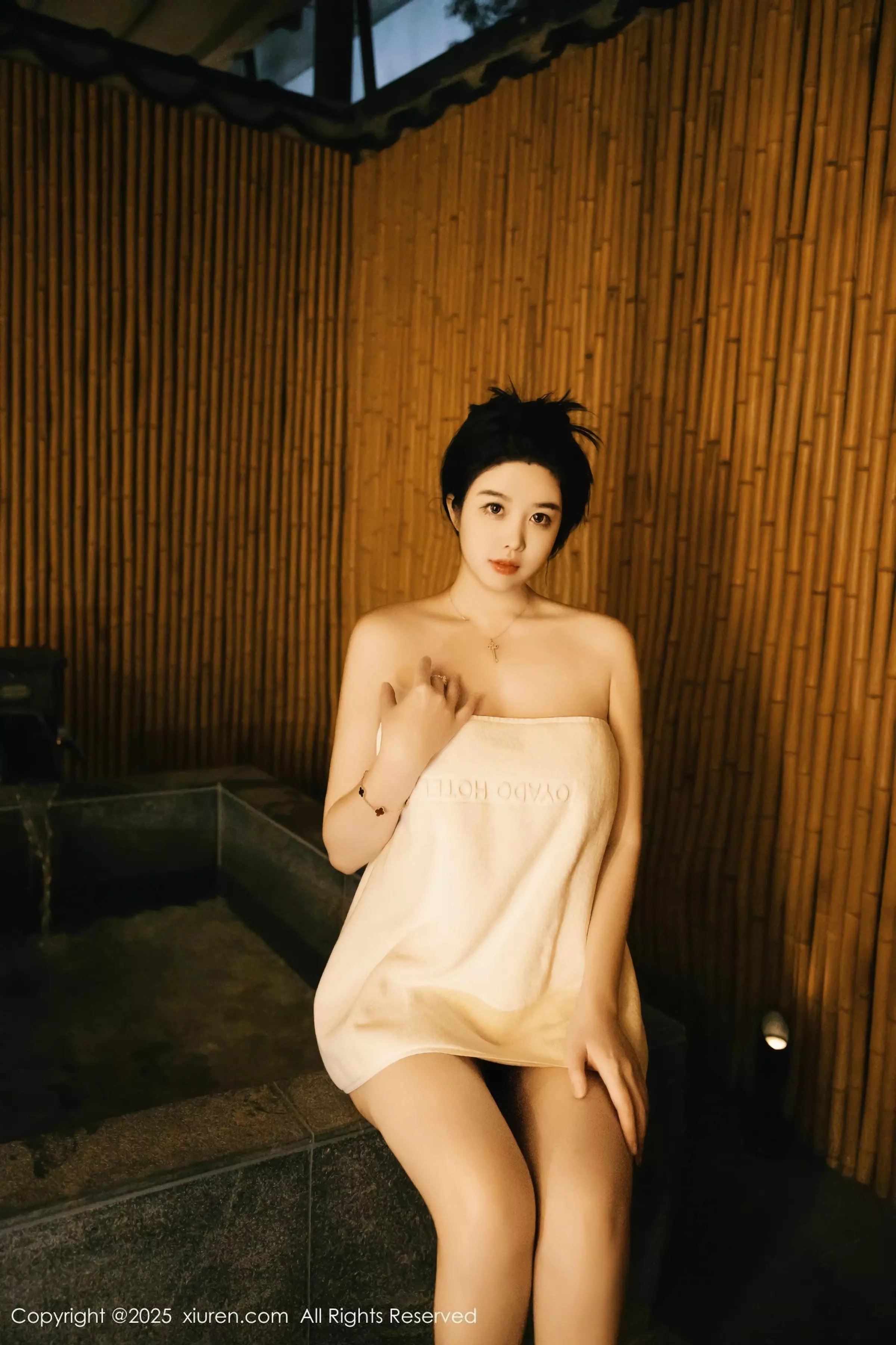 模特林若凡F温泉主题性感白色浴巾半撩秀丰腴身材惹火诱惑写真37P-第1章-图片1