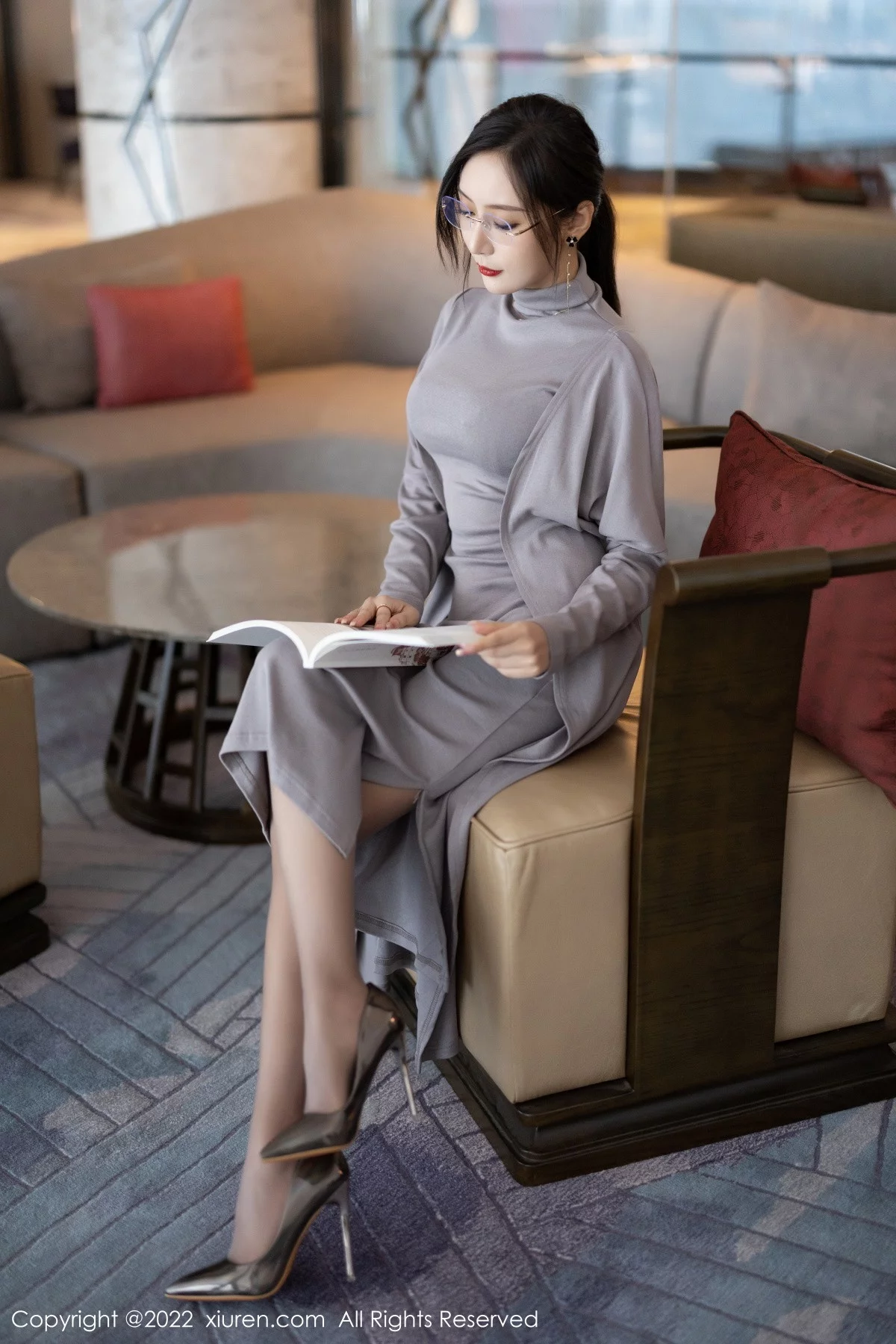 女神王馨瑶yanni女学者的反转主题典雅灰色长裙性感迷人写真84P-第1章-图片3