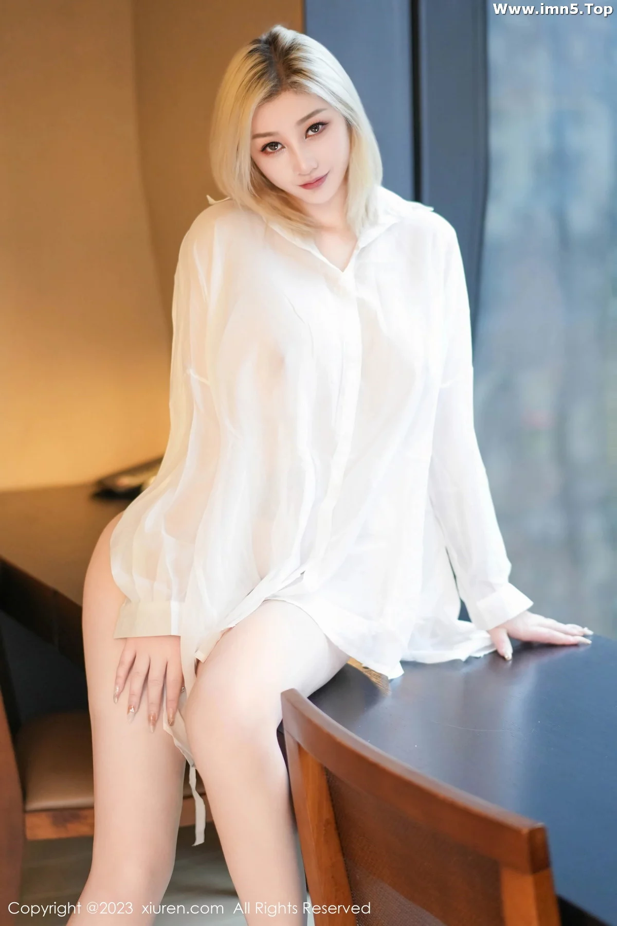 女神妲己_Toxic性感白色薄透衬衣秀丰满身材雪峰美臀诱惑写真70P-第1章-图片3