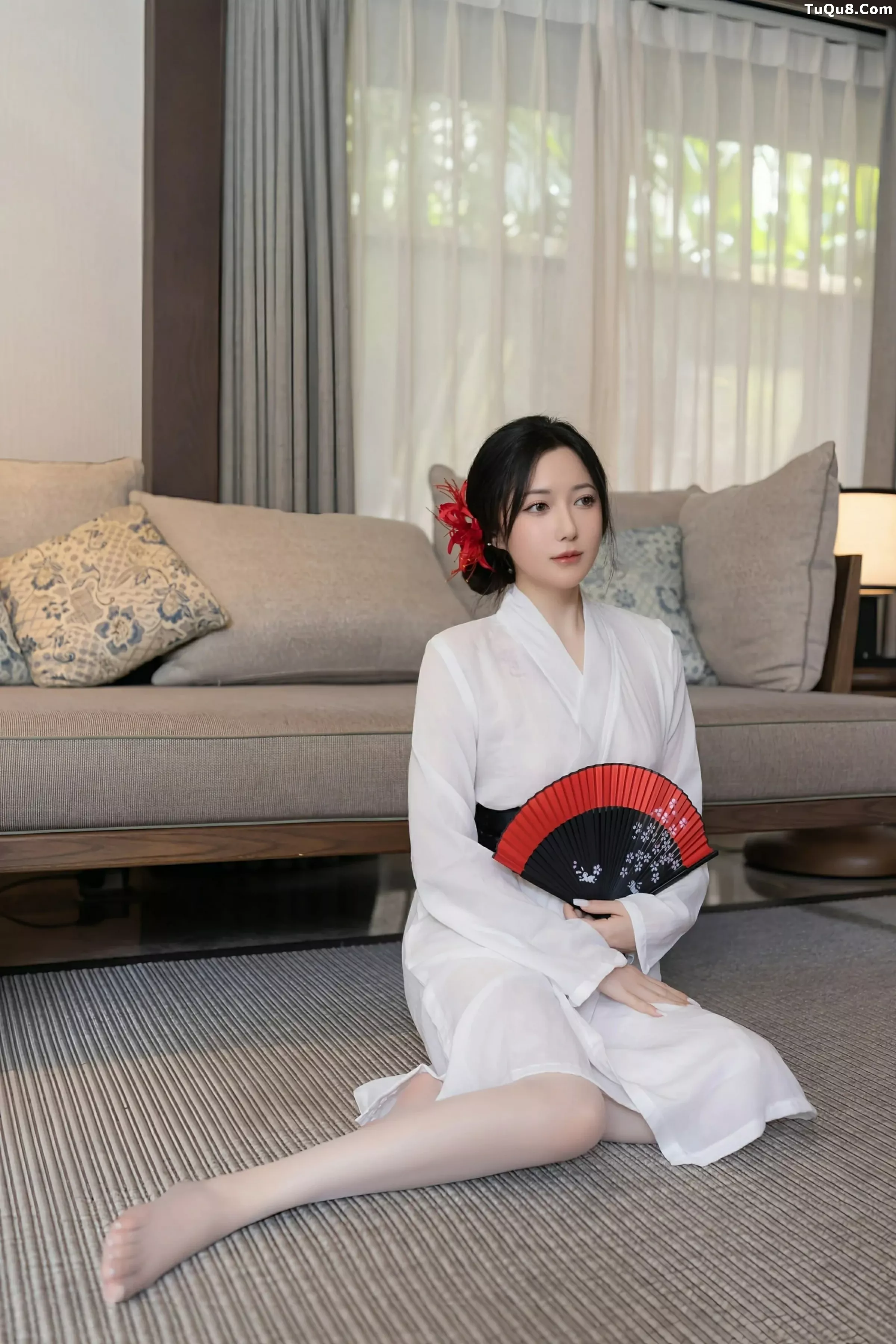 模特鱼子酱Fish性感白色薄透服饰配白色丝袜秀曼妙身材诱惑写真80P-第1章-图片1