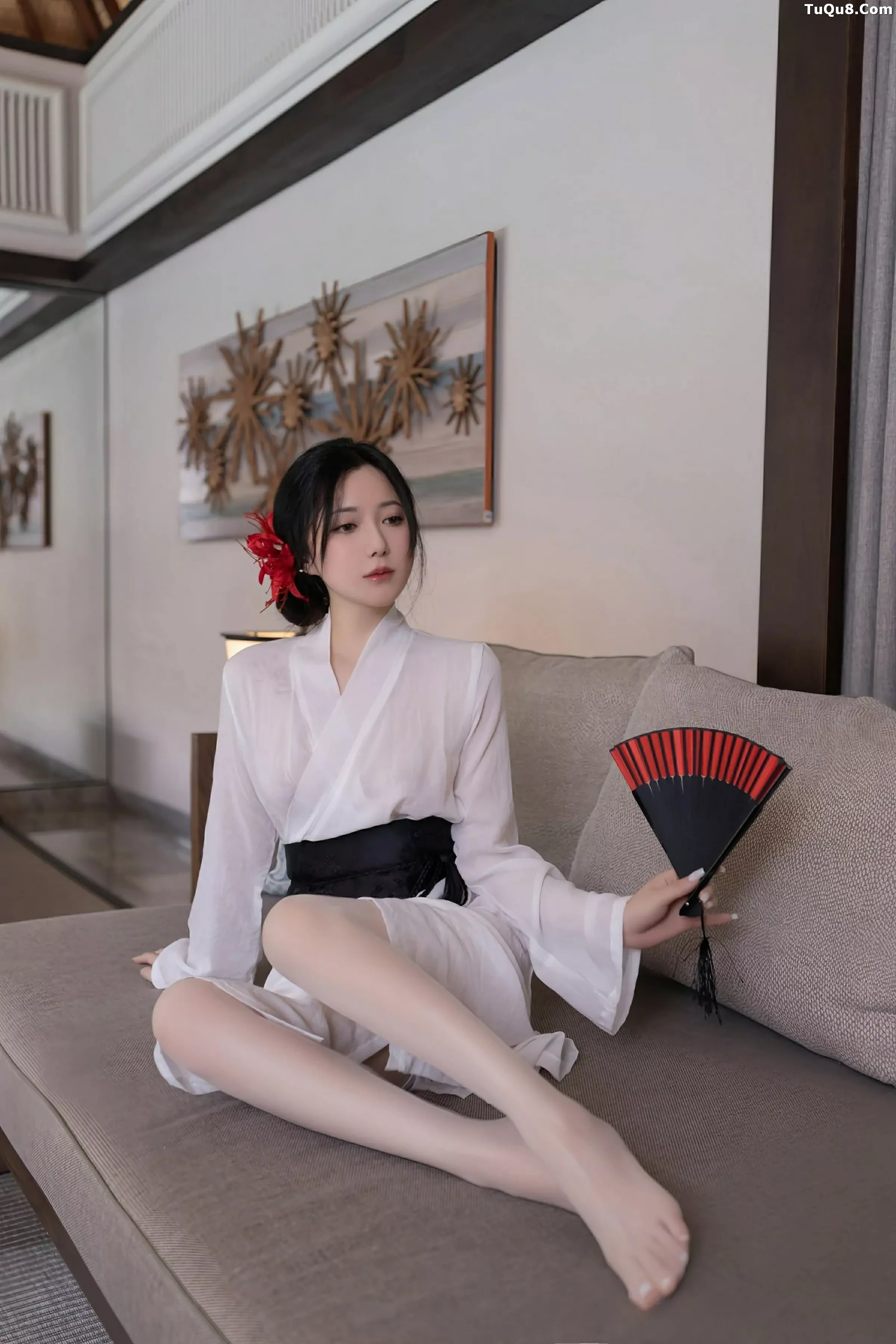 模特鱼子酱Fish性感白色薄透服饰配白色丝袜秀曼妙身材诱惑写真80P-第1章-图片2