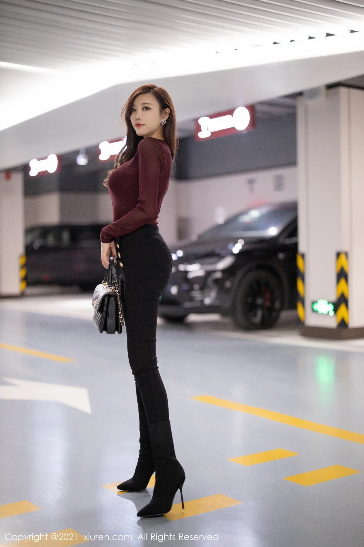 女神杨晨晨sugar都市OL风半脱露性感黑色内衣秀完美曲线诱惑写真50P-第1章-图片2