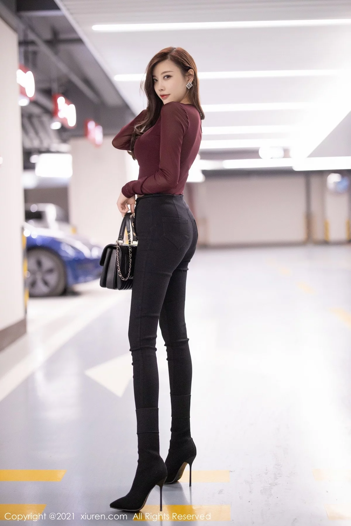 女神杨晨晨sugar都市OL风半脱露性感黑色内衣秀完美曲线诱惑写真50P-第1章-图片3