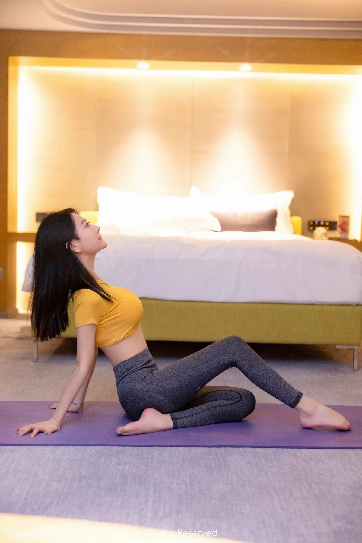 模特谢小蒽瑜伽运动主题黄色上衣配深灰紧身长裤撩人诱惑写真86P-第1章-图片3