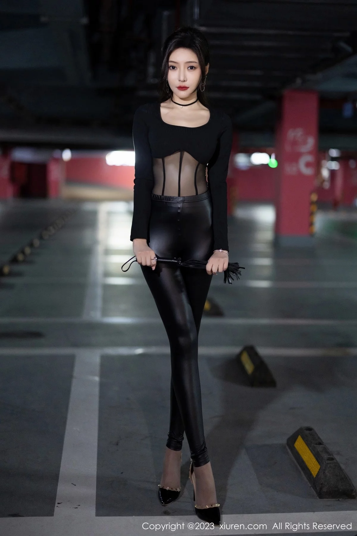 女神王馨瑶yanni脱黑皮长裤露性感黑色轻透连体衣撩人诱惑写真85P-第1章-图片1