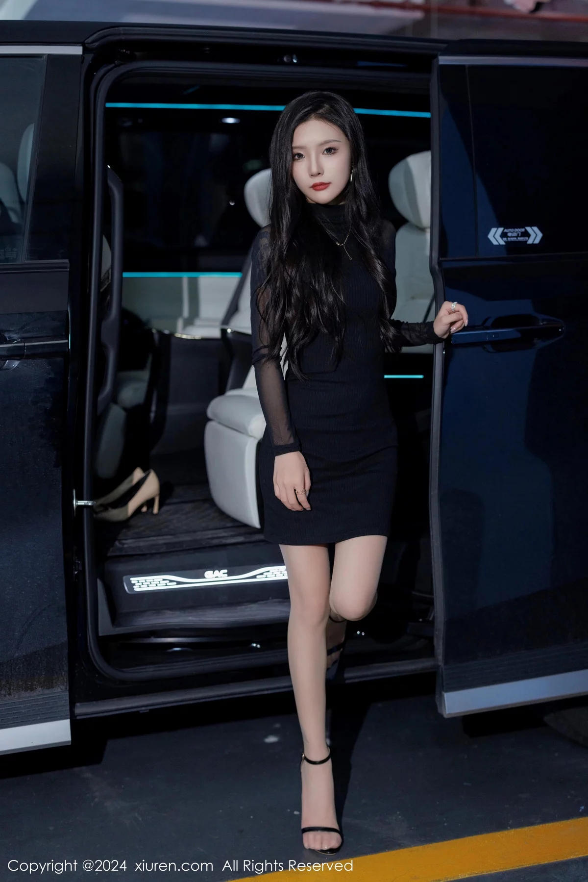 模特七七kiko性感黑色连衣短裙露暖色内衣配原色丝袜迷人写真50P-第1章-图片1