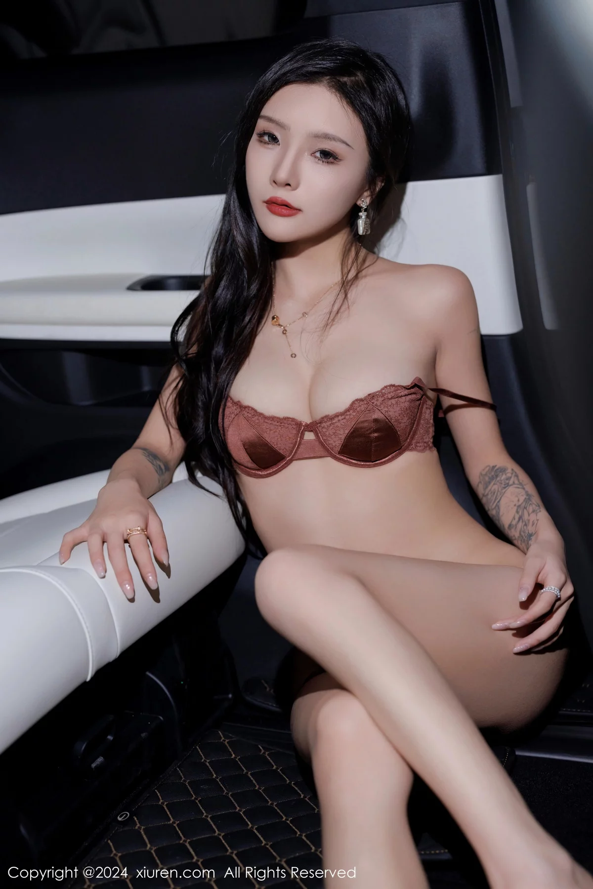 模特七七kiko性感黑色连衣短裙露暖色内衣配原色丝袜迷人写真50P-第13章-图片3