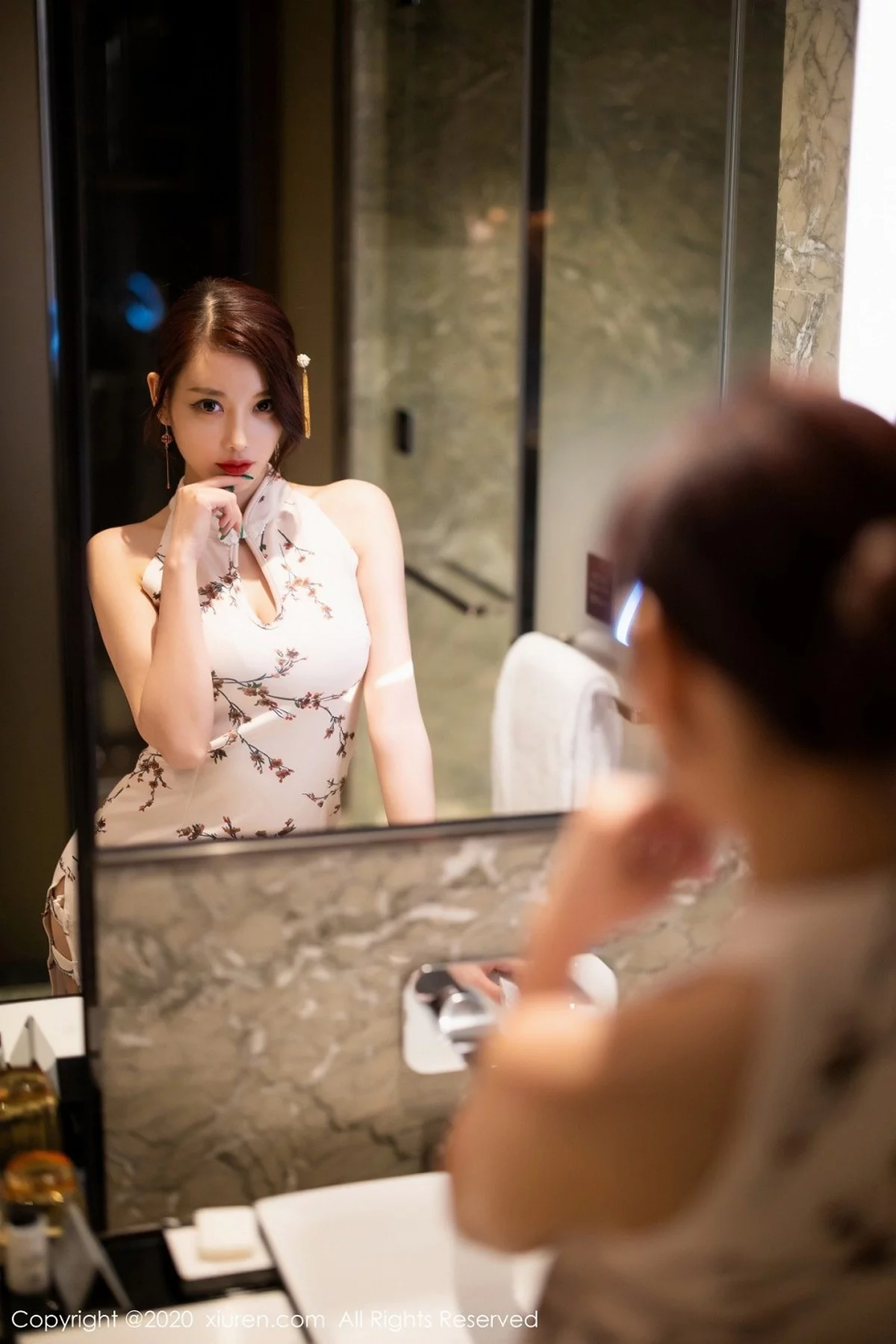 女神杨晨晨sugar私房古韵旗袍配肉丝裤袜秀完美身材诱惑写真102P-第1章-图片2