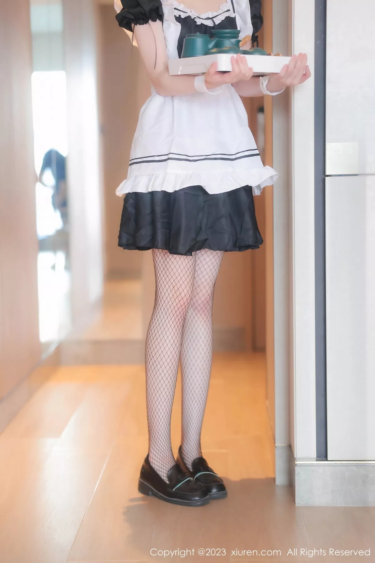 模特林悠悠性感黑色女仆服饰配黑色网格袜秀曼妙身姿诱惑写真84P-第2章-图片1