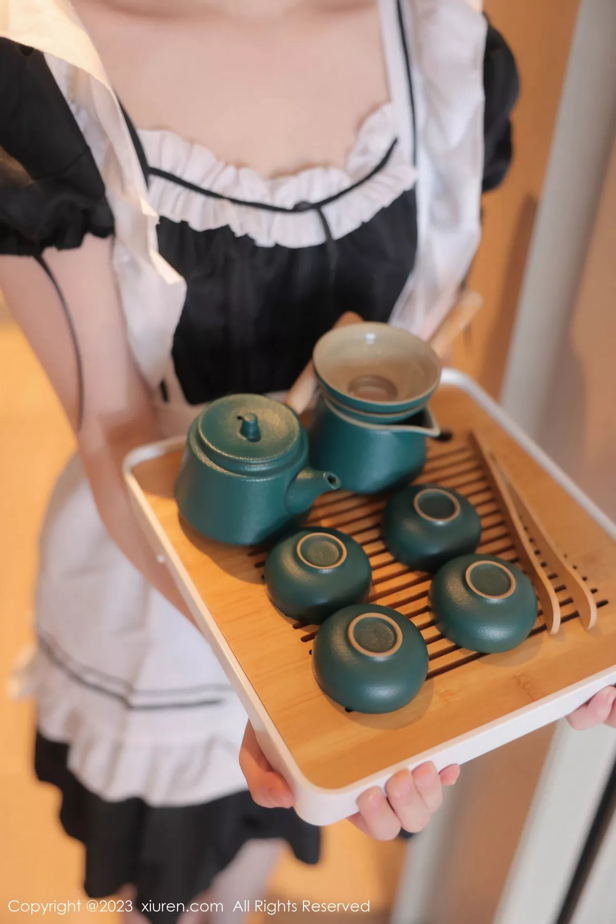模特林悠悠性感黑色女仆服饰配黑色网格袜秀曼妙身姿诱惑写真84P-第2章-图片2