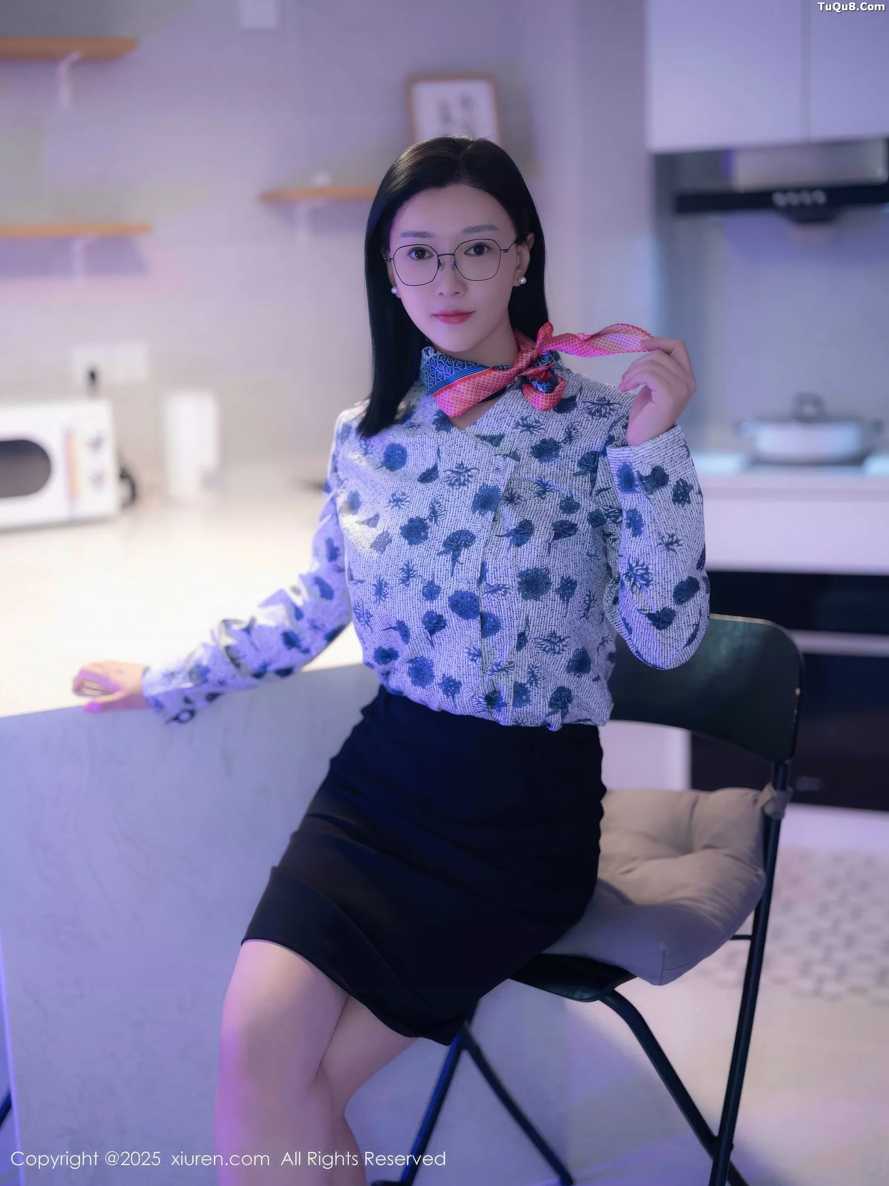 模特雅茹老师性感深色OL服饰露肉色内衣秀柔美身姿诱惑写真61P-第1章-图片1