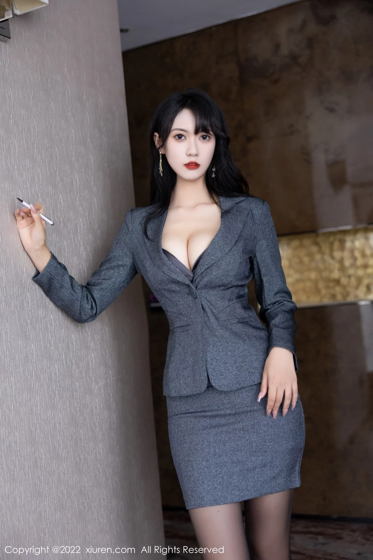 新人模特林子遥灰色Ol制服装露性感内衣超薄黑丝撩人诱惑写真86P-第1章-图片3