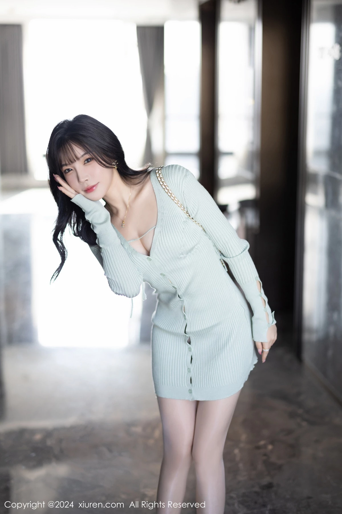 女神徐莉芝Booty性感淡蓝服饰露紫色内衣配肉丝袜迷人诱惑写真85P-第1章-图片3