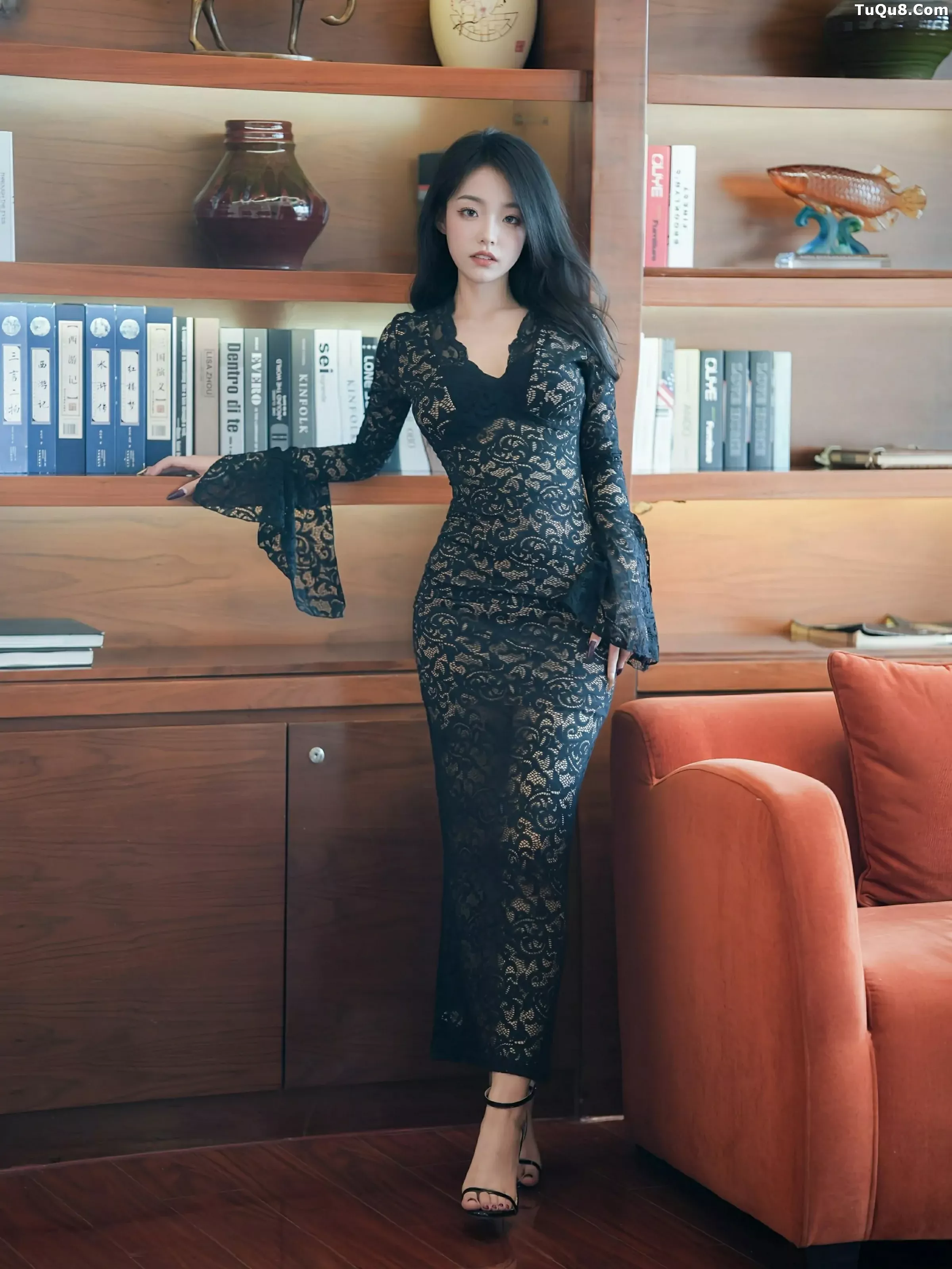 模特白琮瑗性感黑色蕾丝长裙半撩露白色内衣秀修长美腿诱惑写真61P-第1章-图片4