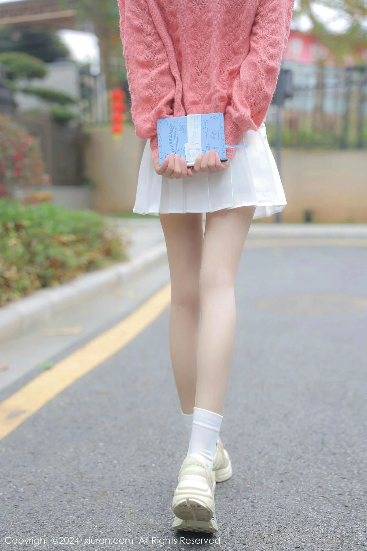 模特桃妖夭外拍场景性感粉色服饰露粉色内衣秀曼妙身姿诱惑写真103P-第1章-图片1