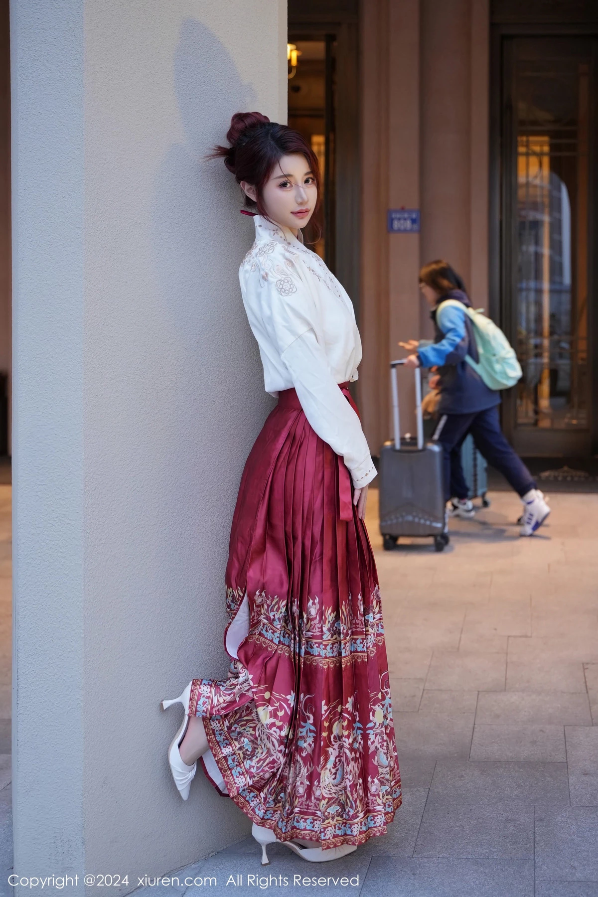 模特美七Mia性感红色轻透古装服配黑丝吊袜秀惹火身材诱惑写真70P-第1章-图片2