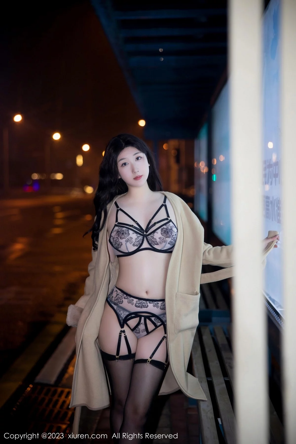 模特江真真脱外套露性感蕾丝内衣配黑丝吊袜秀完美身材诱惑写真66P-第1章-图片2