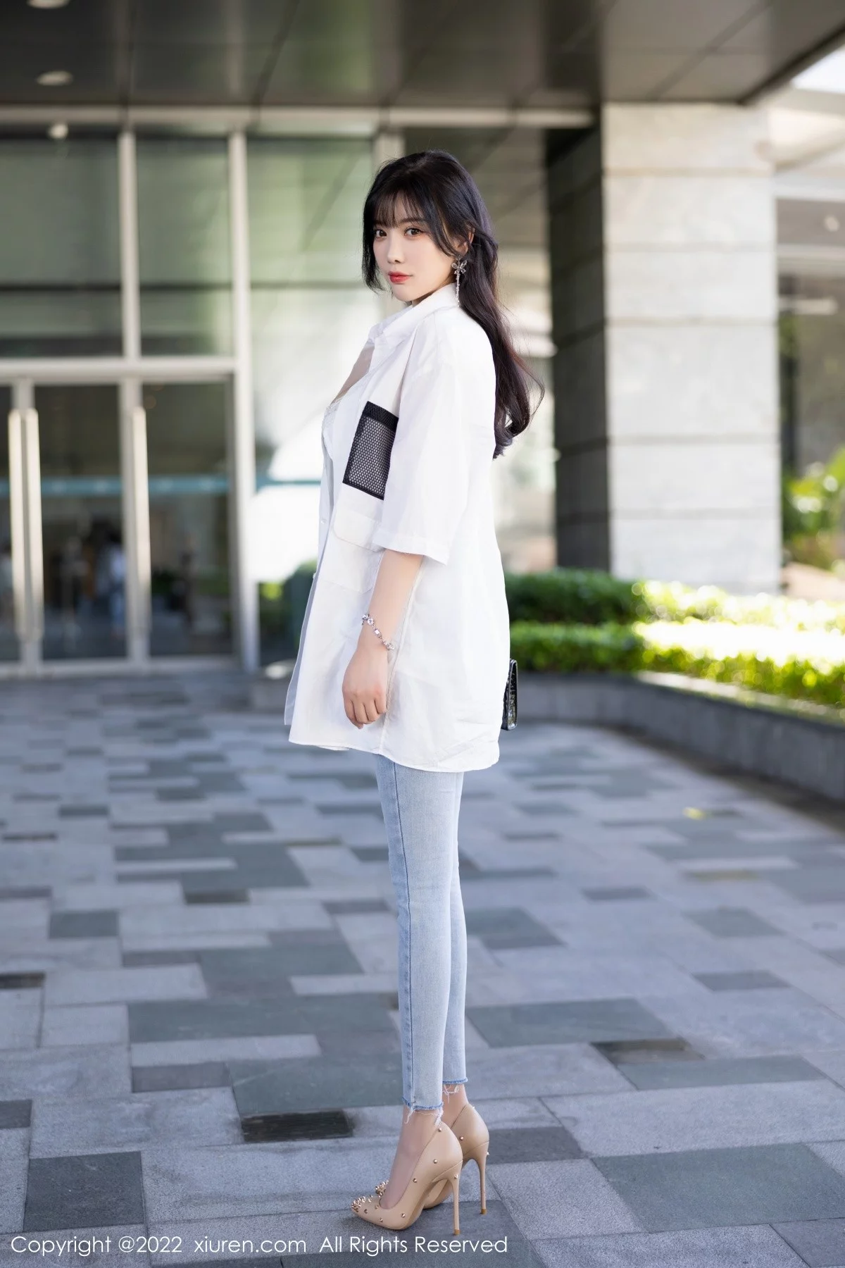 女神杨晨晨Yome私房半脱露白色内衣配无内肉丝迷人诱惑写真83P-第1章-图片2