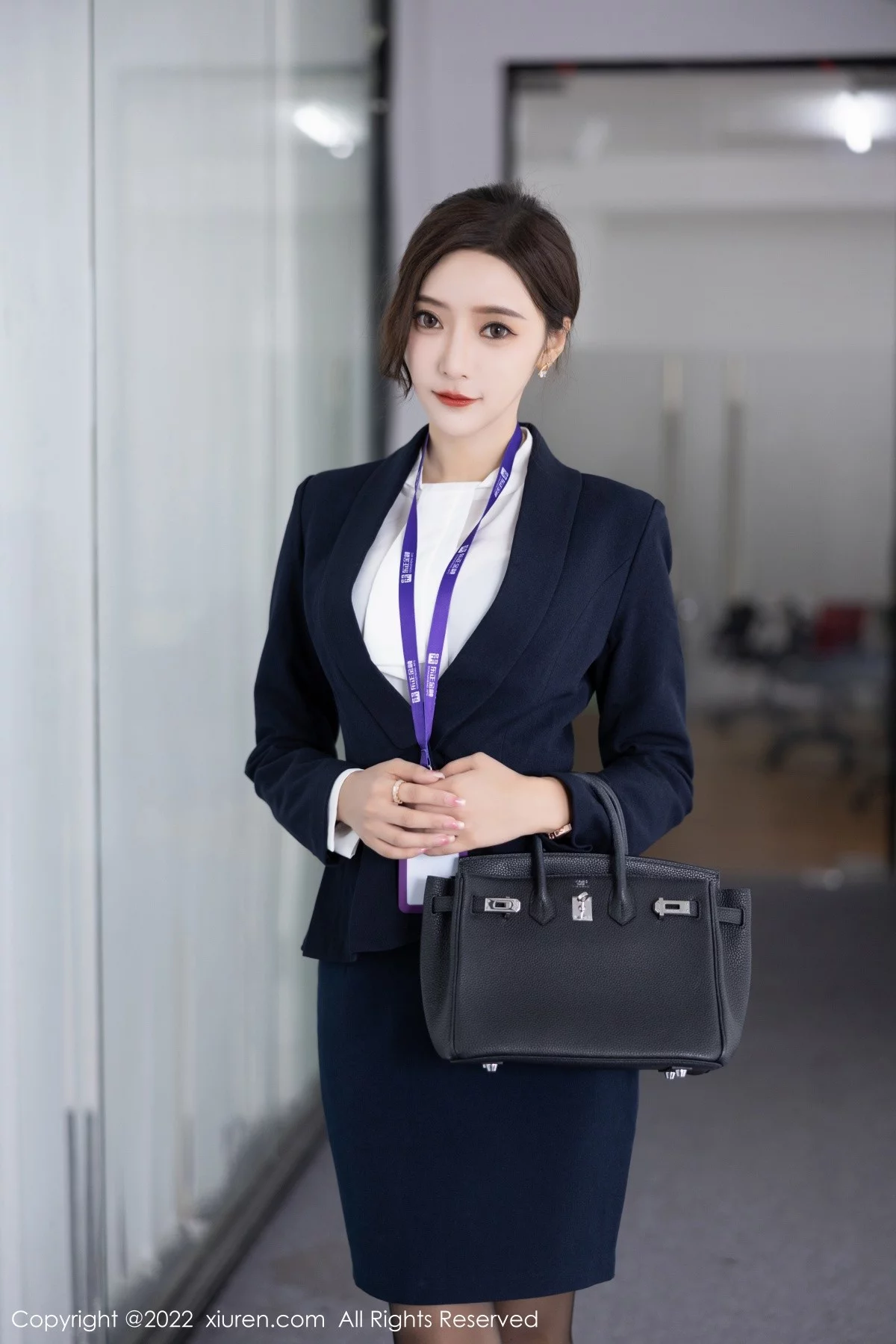 女神王馨瑶yanni脱OL职业装露性感灰色内衣配超薄黑丝诱惑写真80P-第1章-图片1