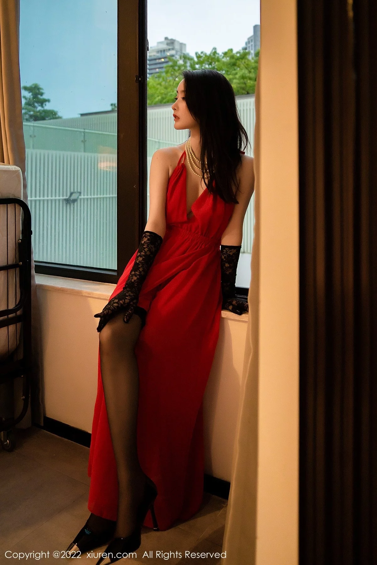 模特Summer宝宝性感红色连衣裙配黑色蕾丝袜秀美腿诱惑写真48P-第1章-图片3