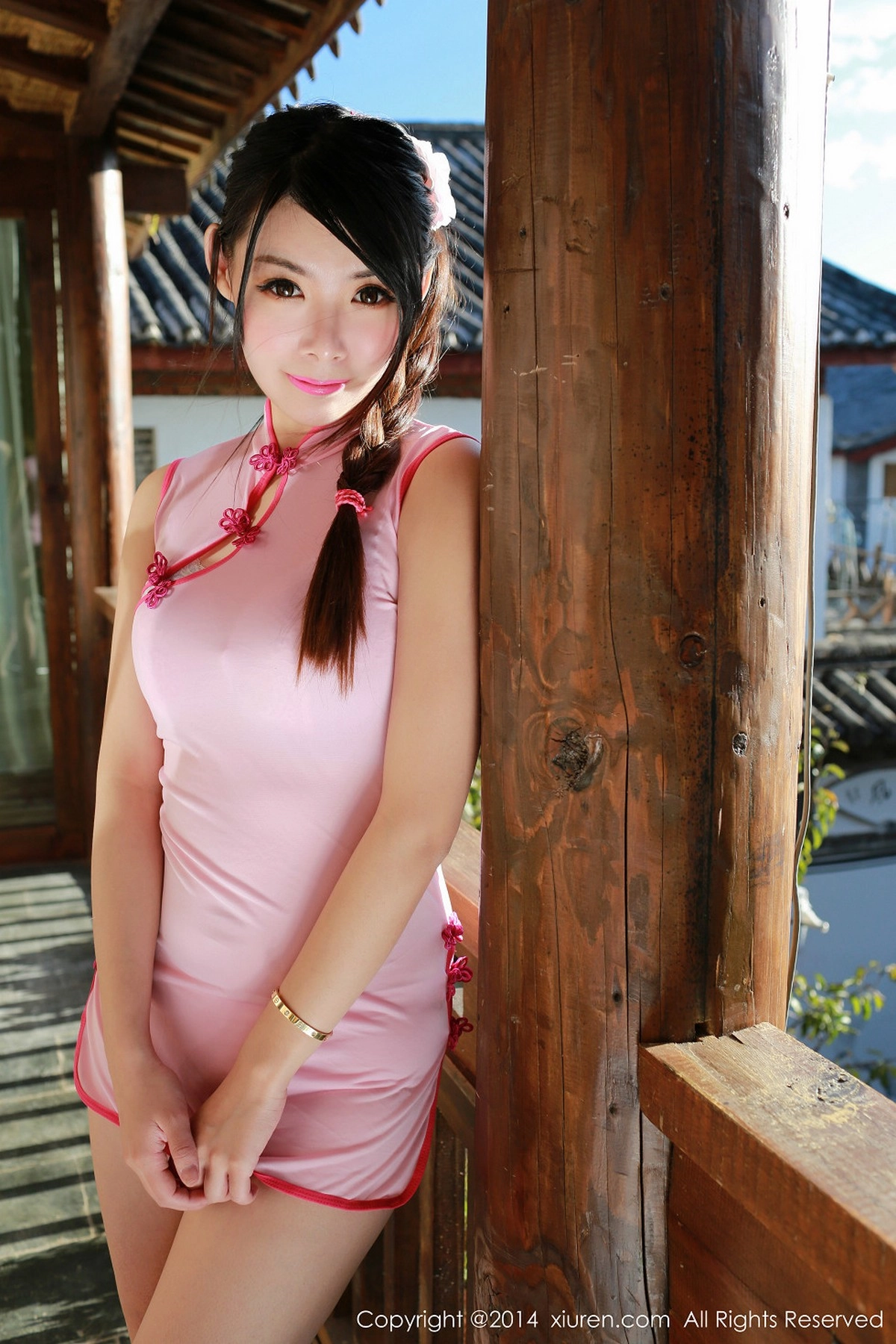 嫩模MARA醬丽江旅拍性感女仆装+粉红小旗袍诱惑写真41P-第1章-图片1