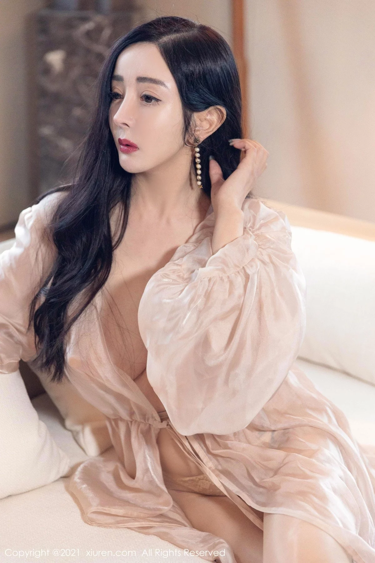 模特允爾成都旅拍轻薄绚丽服饰配开档肉丝秀丰乳肥臀诱惑写真54P-第1章-图片1