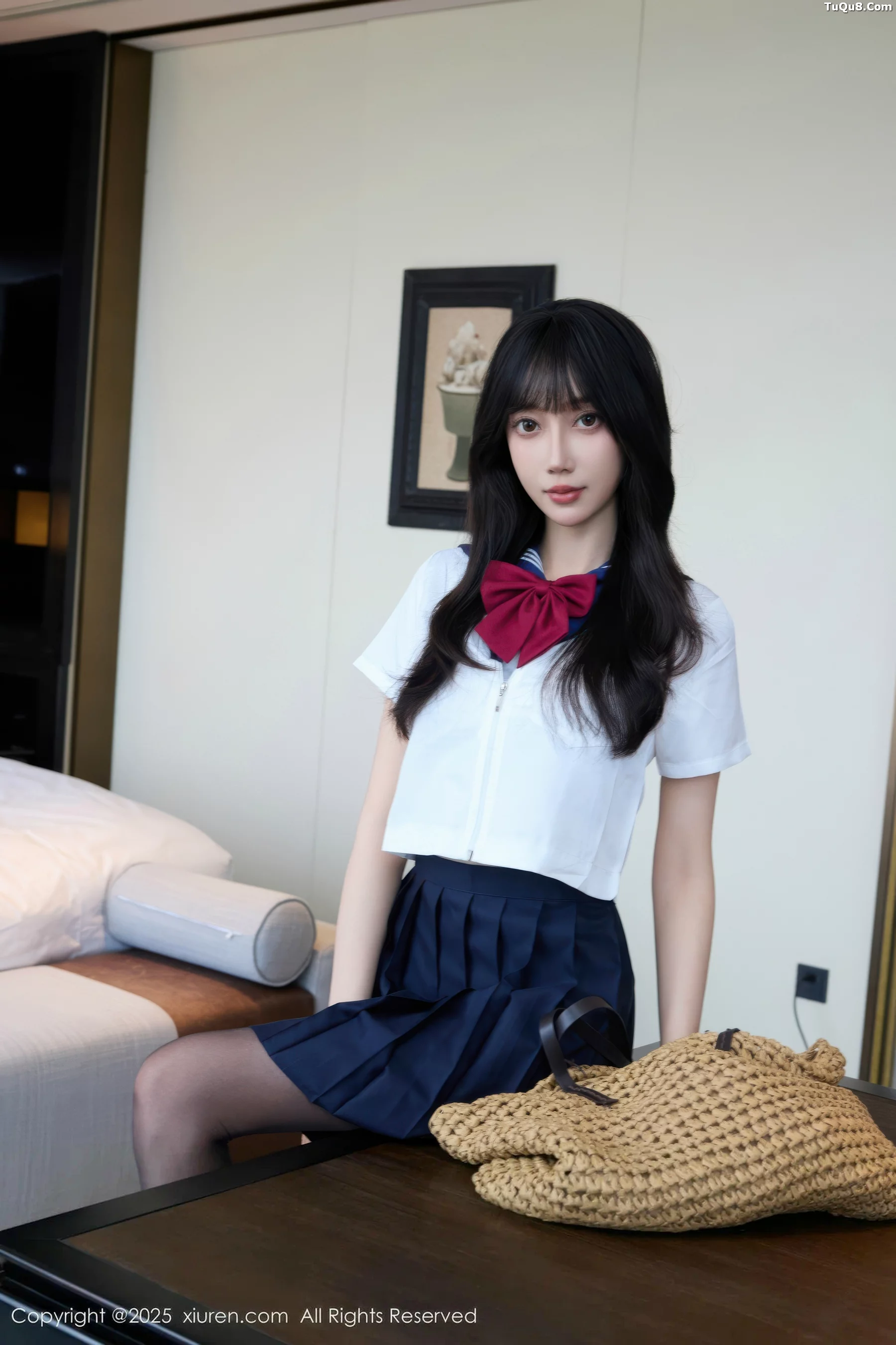 模特玥儿玥er私房性感JK制服配超薄黑丝秀曼妙身姿迷人诱惑写真68P-第1章-图片2