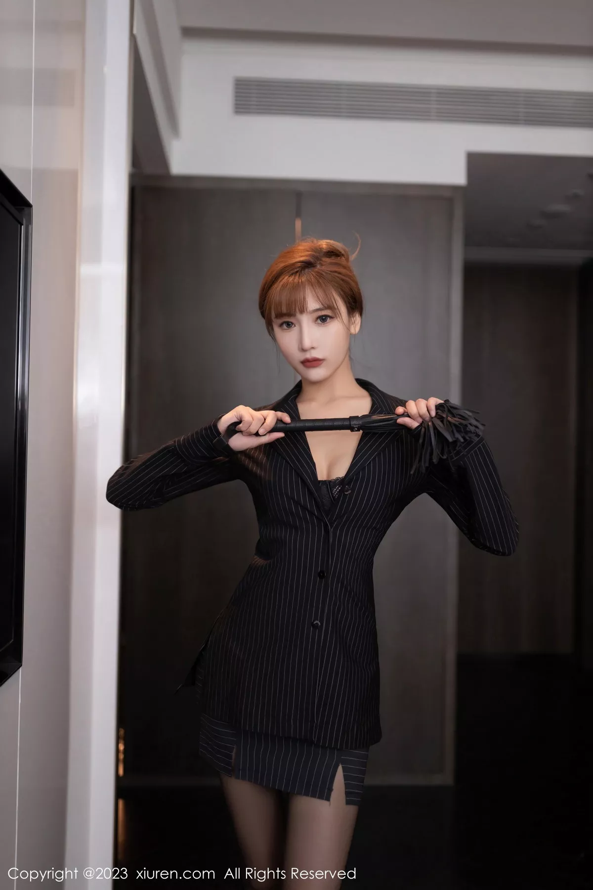 模特陆萱萱性感黑色短裙套装露黑色蕾丝内衣秀柔美身姿诱惑写真75P-第1章-图片2