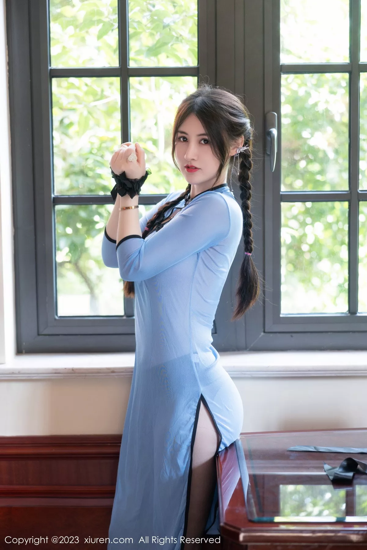 模特诗诗kiki私房浴室性感蓝色轻透旗袍露豪乳遮点惹火诱惑写真84P-第1章-图片3