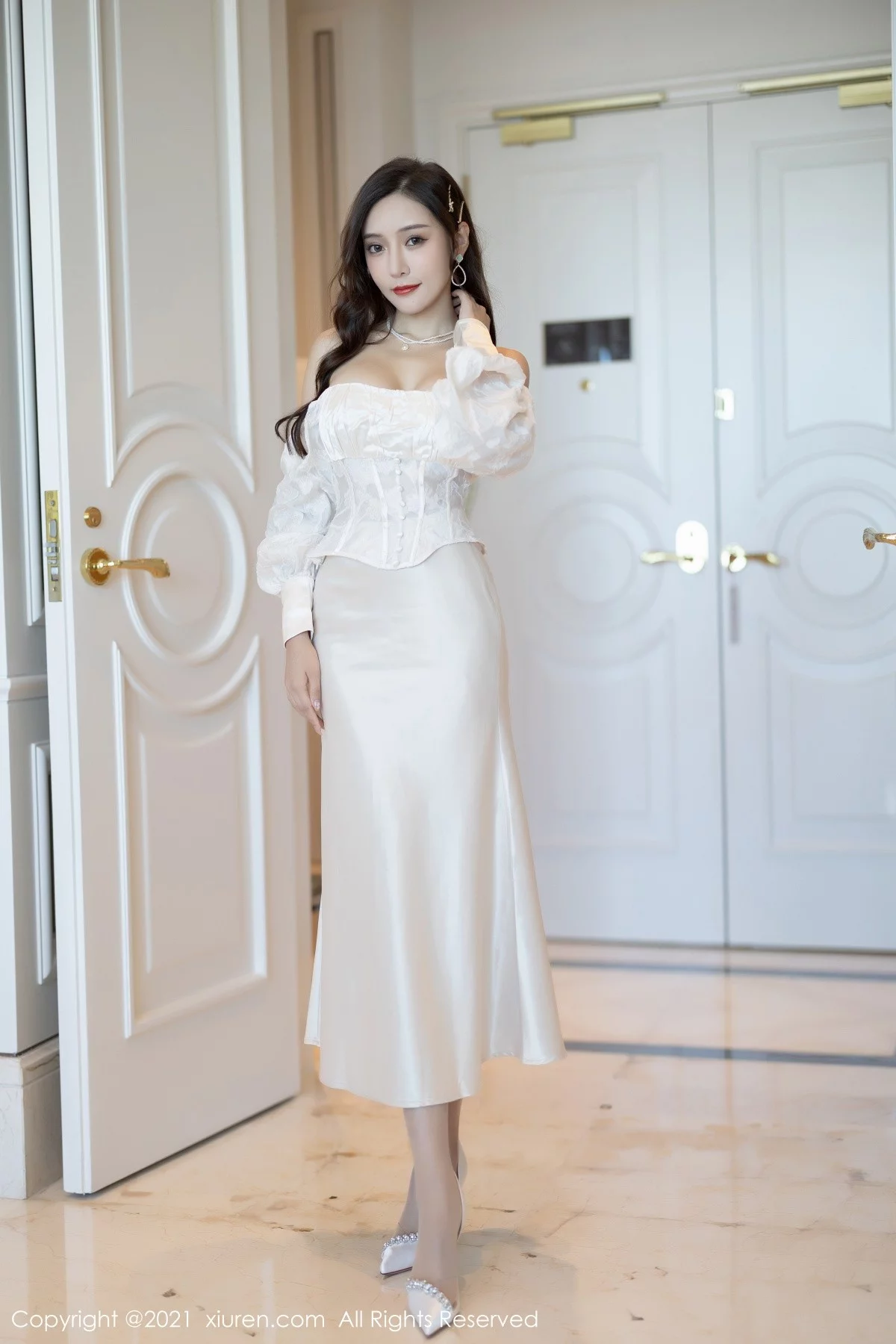 女神王馨瑶yanni深圳旅拍百变多姿服饰秀完美身材撩人诱惑写真97P-第1章-图片2