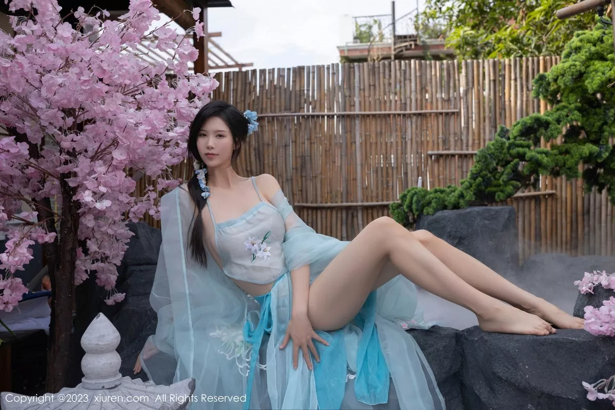 模特利世户外温泉性感浅蓝色古装服饰秀曼妙身姿惹火诱惑写真74P-第1章-图片3