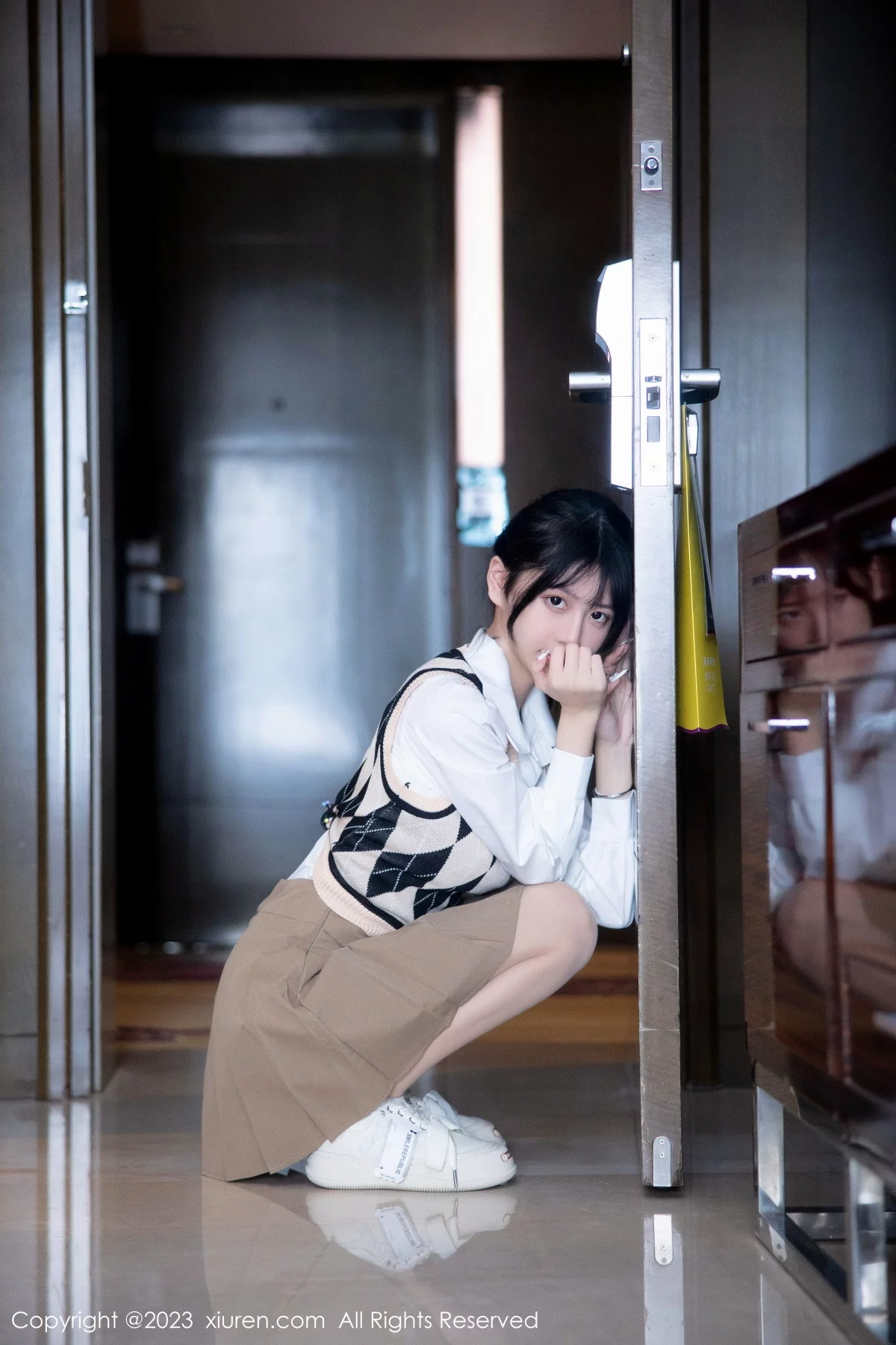 模特谢小蒽私房半脱露粉色蕾丝内衣配超薄无内肉丝惹火诱惑写真94P-第1章-图片2