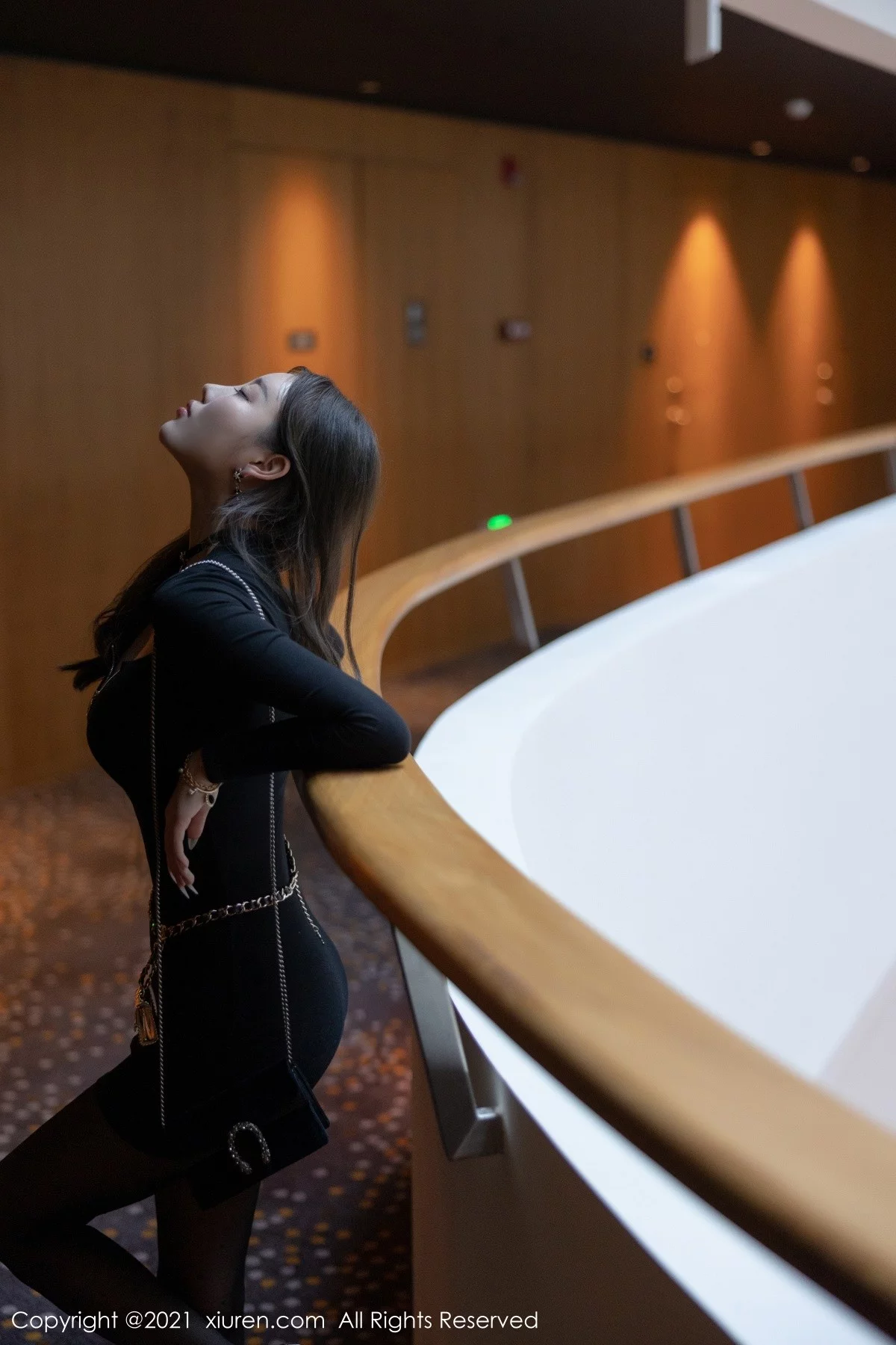 女神杨晨晨Yome黑色连身裙配超薄黑丝裤袜秀完美身材诱惑写真87P-第1章-图片1