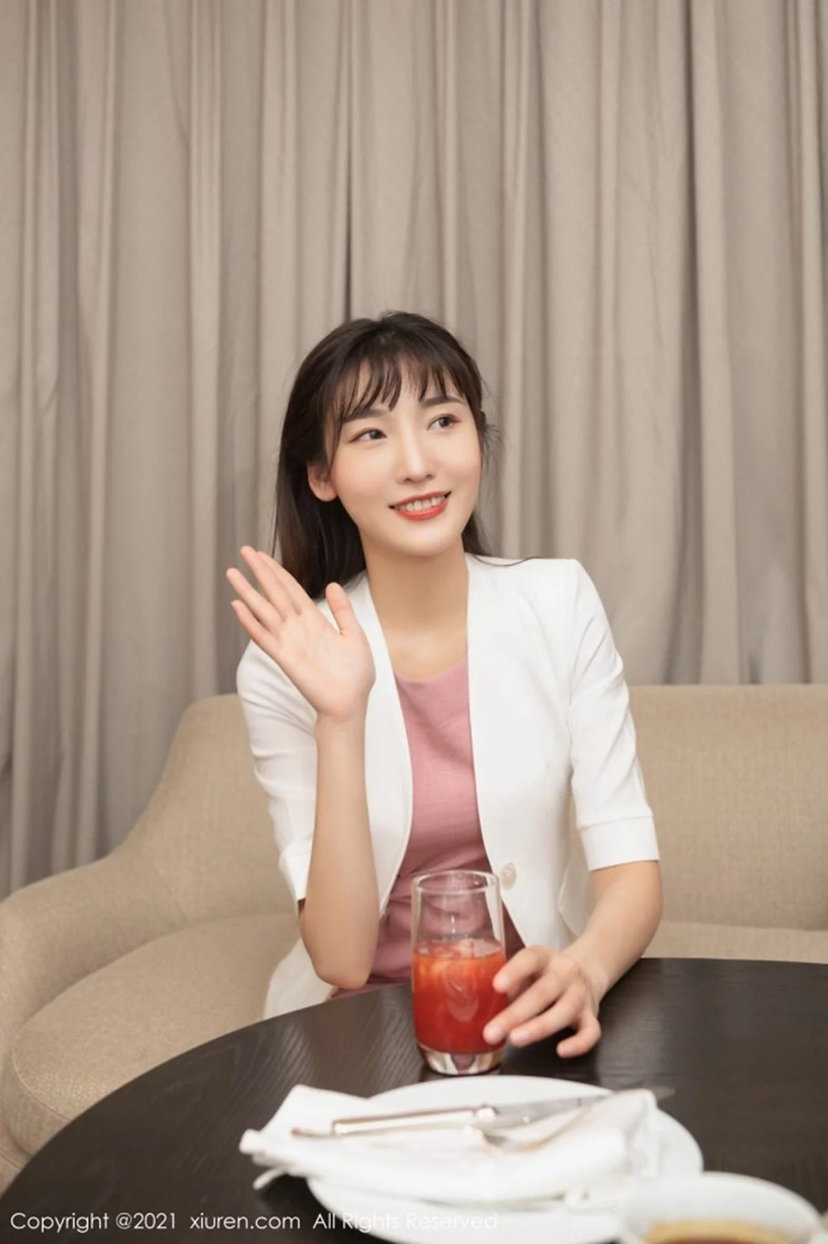 嫩模唐安琪与闺蜜下午茶主题超薄肉丝裤袜秀美腿典雅迷人写真68P-第1章-图片2